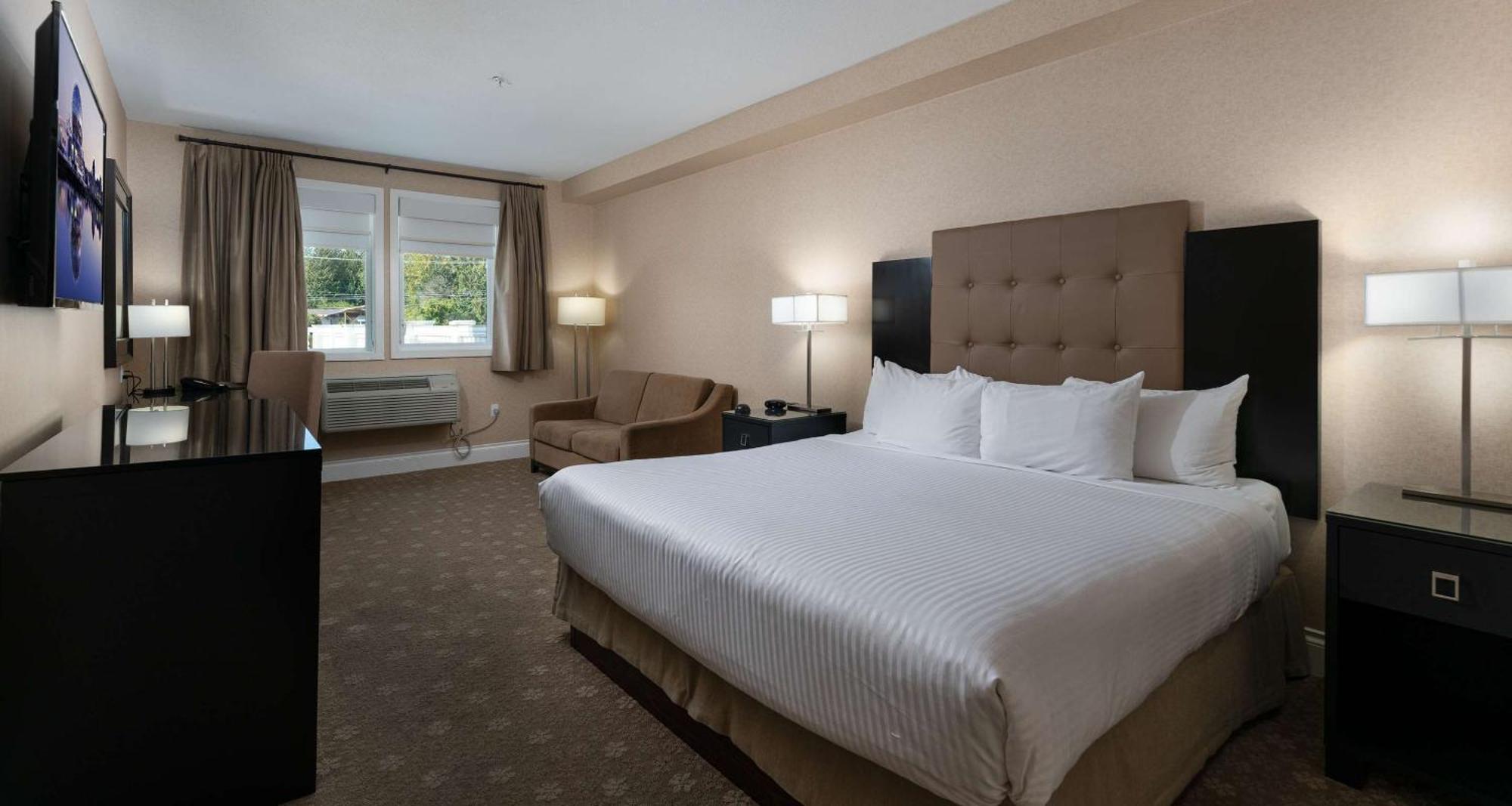 King Room with Sofa Bed