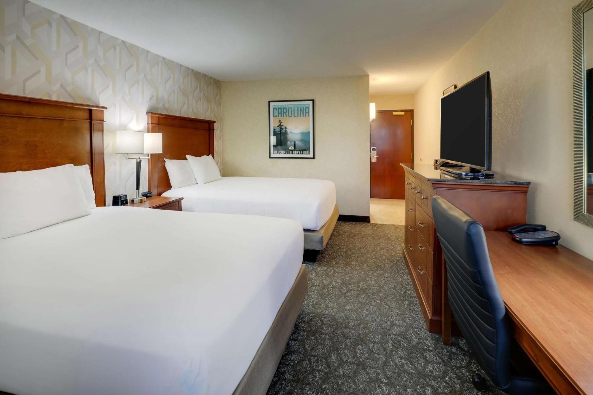 Deluxe Queen Room with Two Queen Beds,1622044575:JPEG