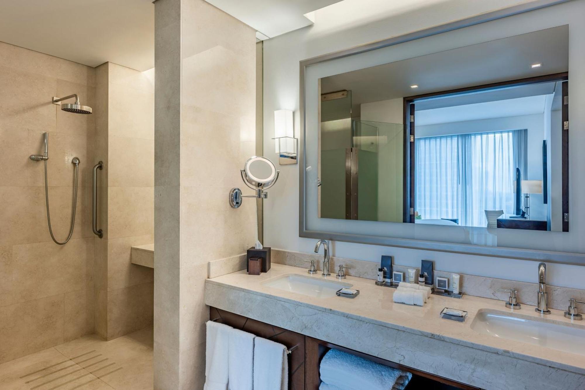 Executive lounge access 1 Bedroom Presidential Suite