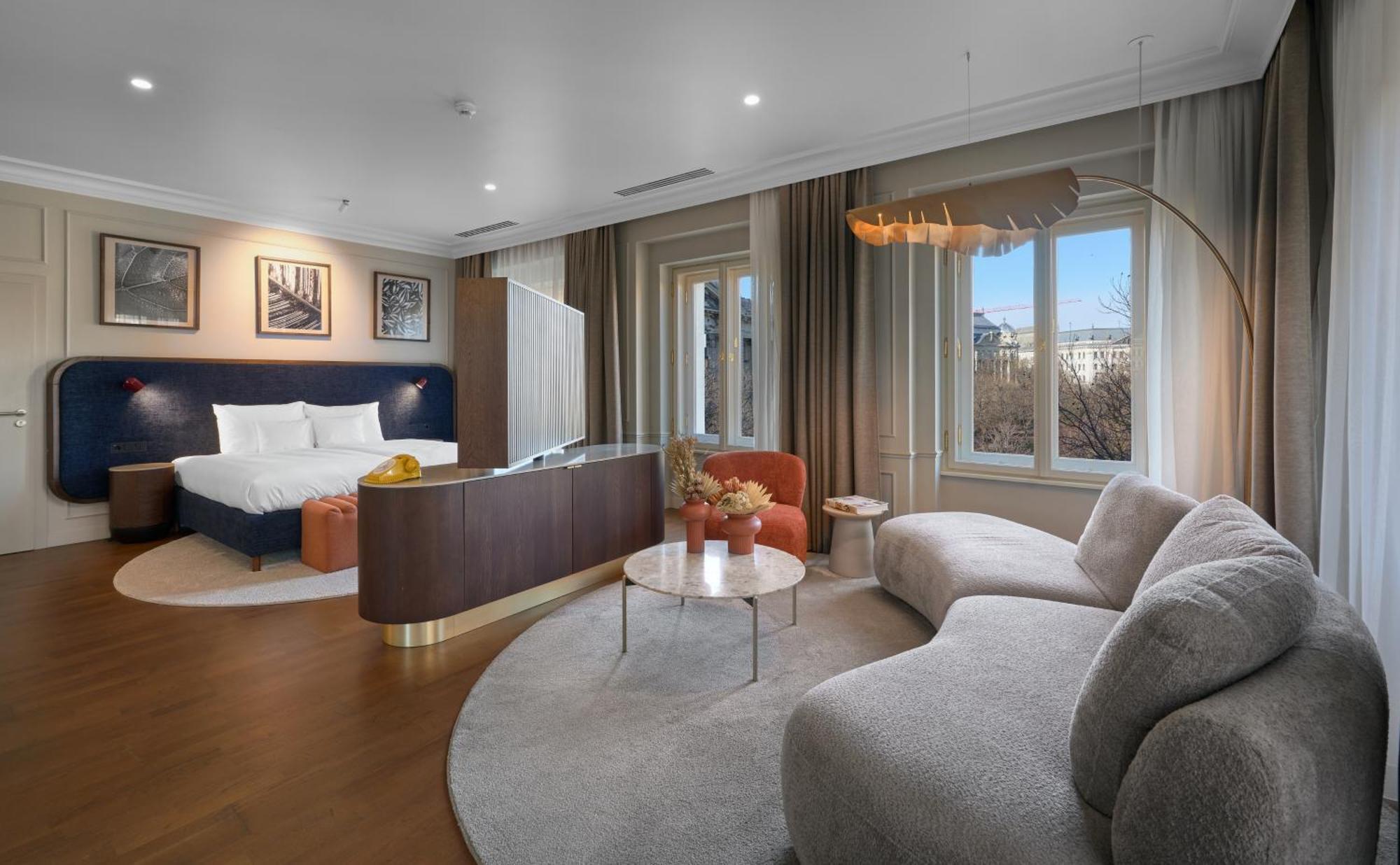 One-Bedroom Suite City View