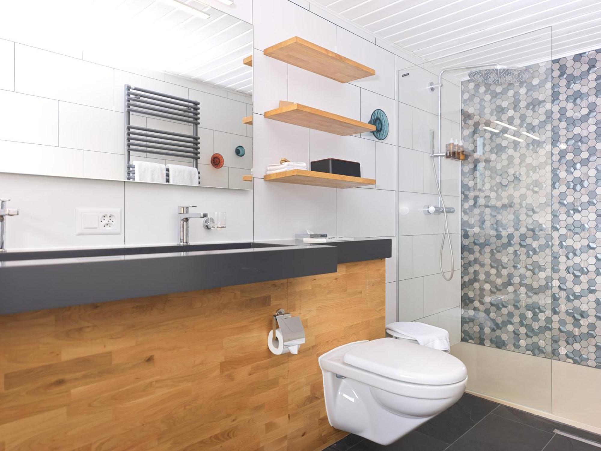 Double Room with Mountain View and Balcony