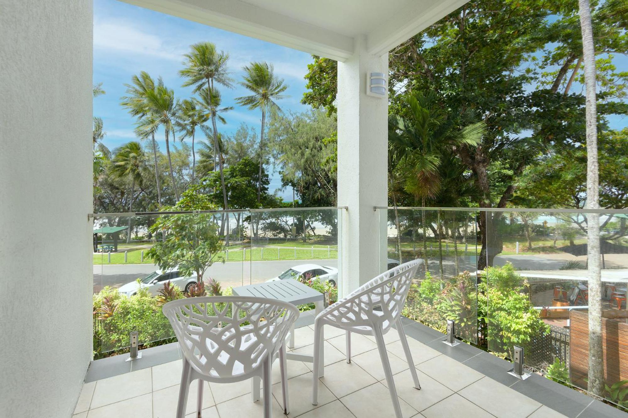 Three-Bedroom Apartment Ocean View