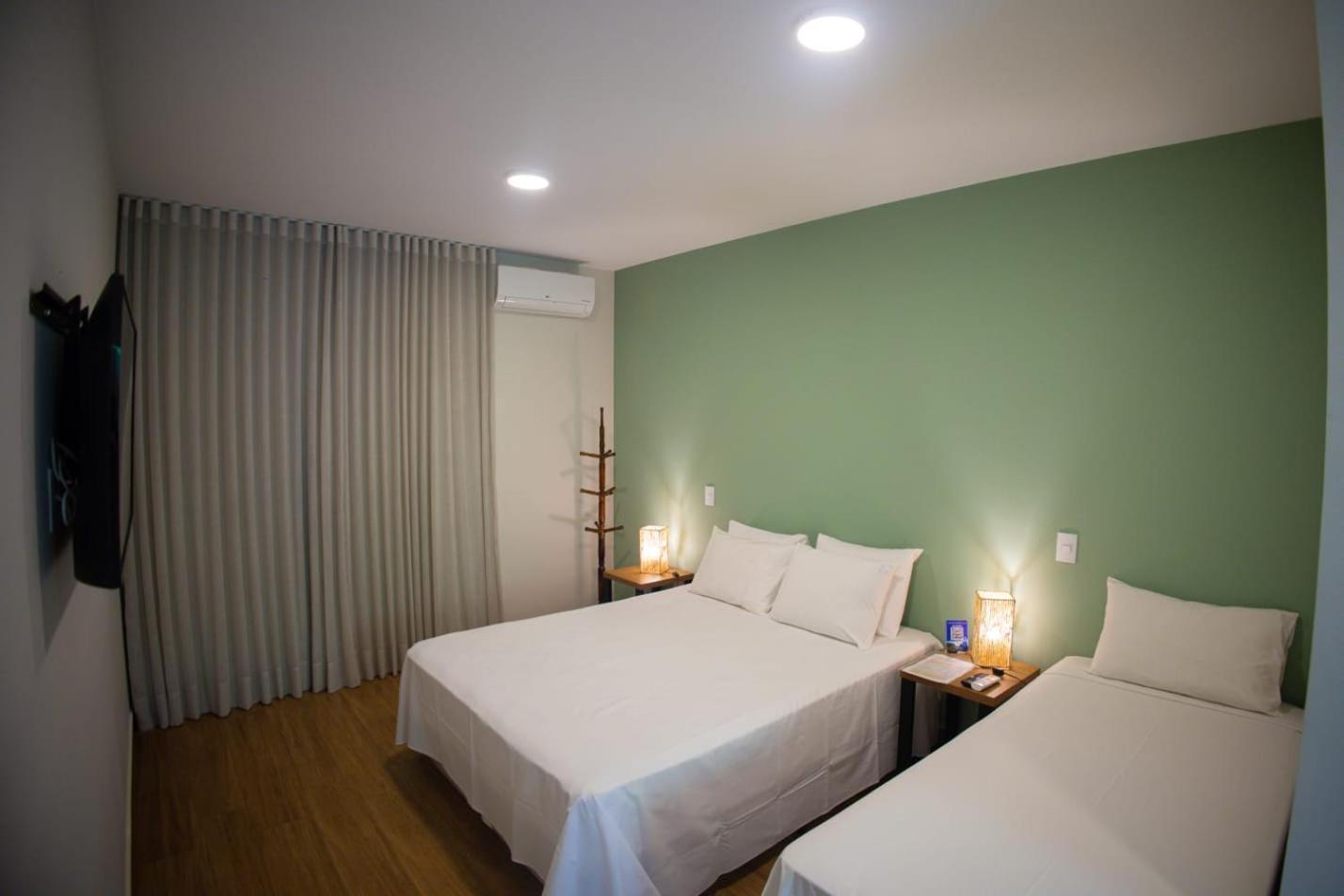 Quarto Triplo com Varanda