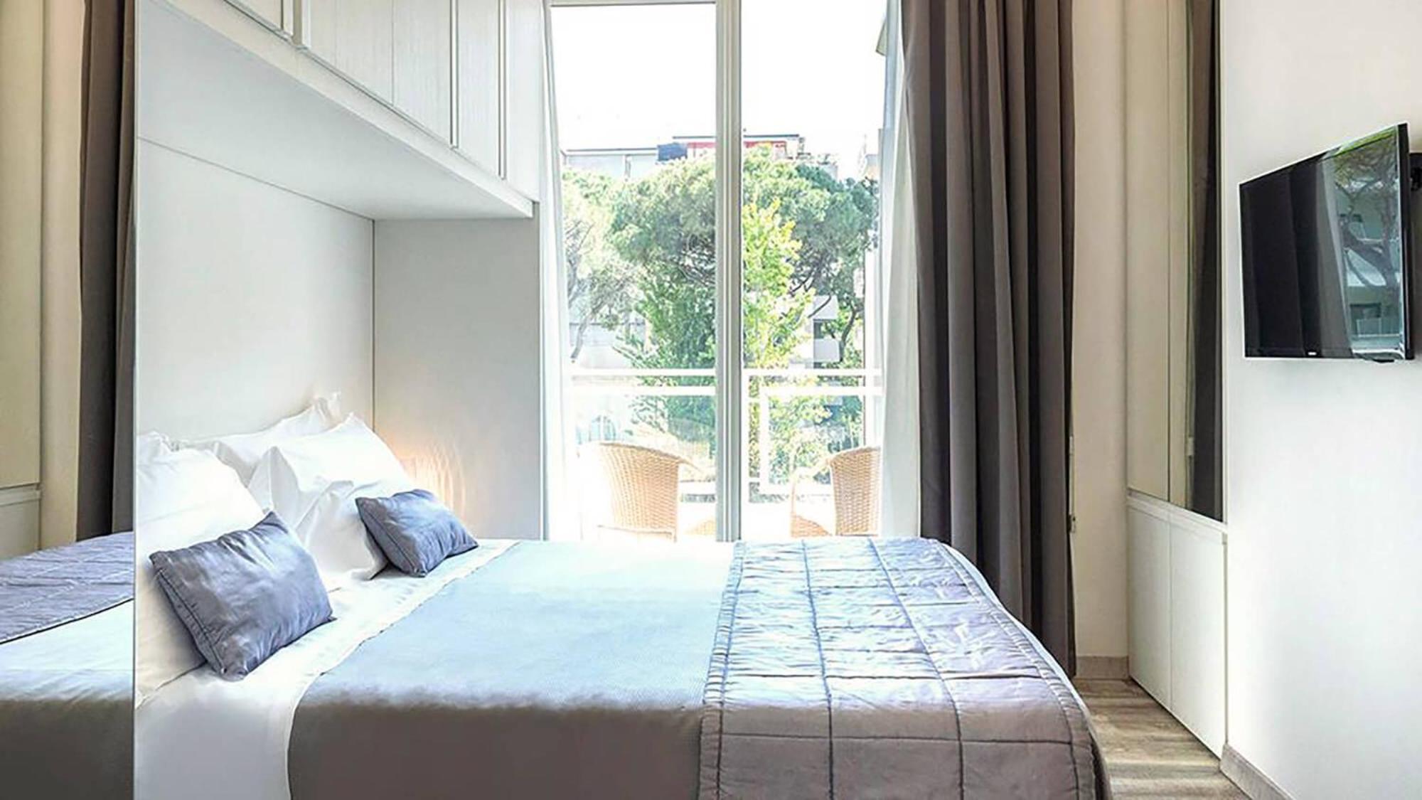 Double Room Side Sea View