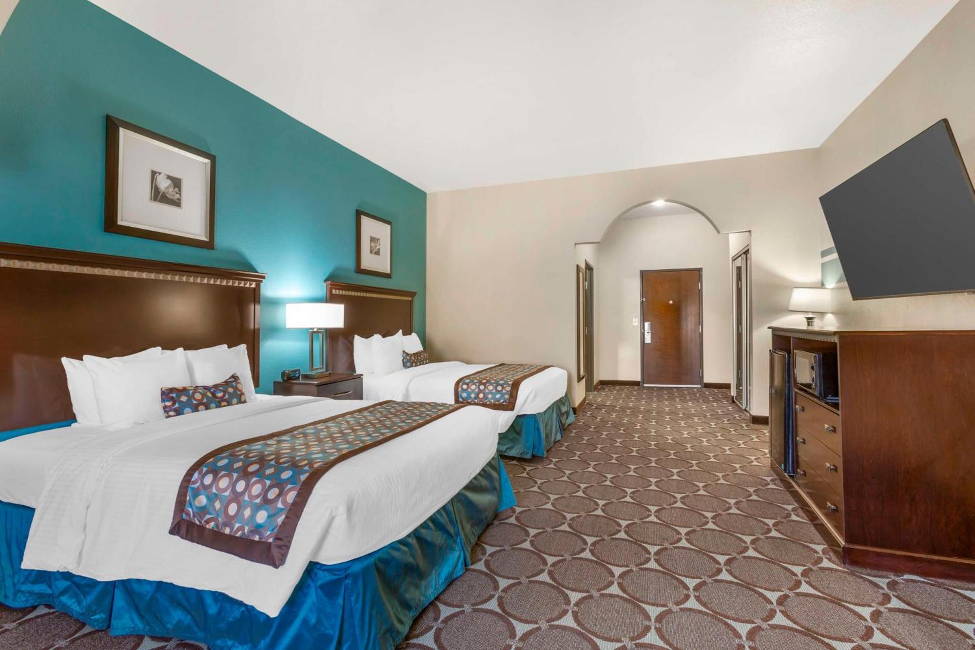 Queen Suite with Two Queen Beds - Non-Smoking
