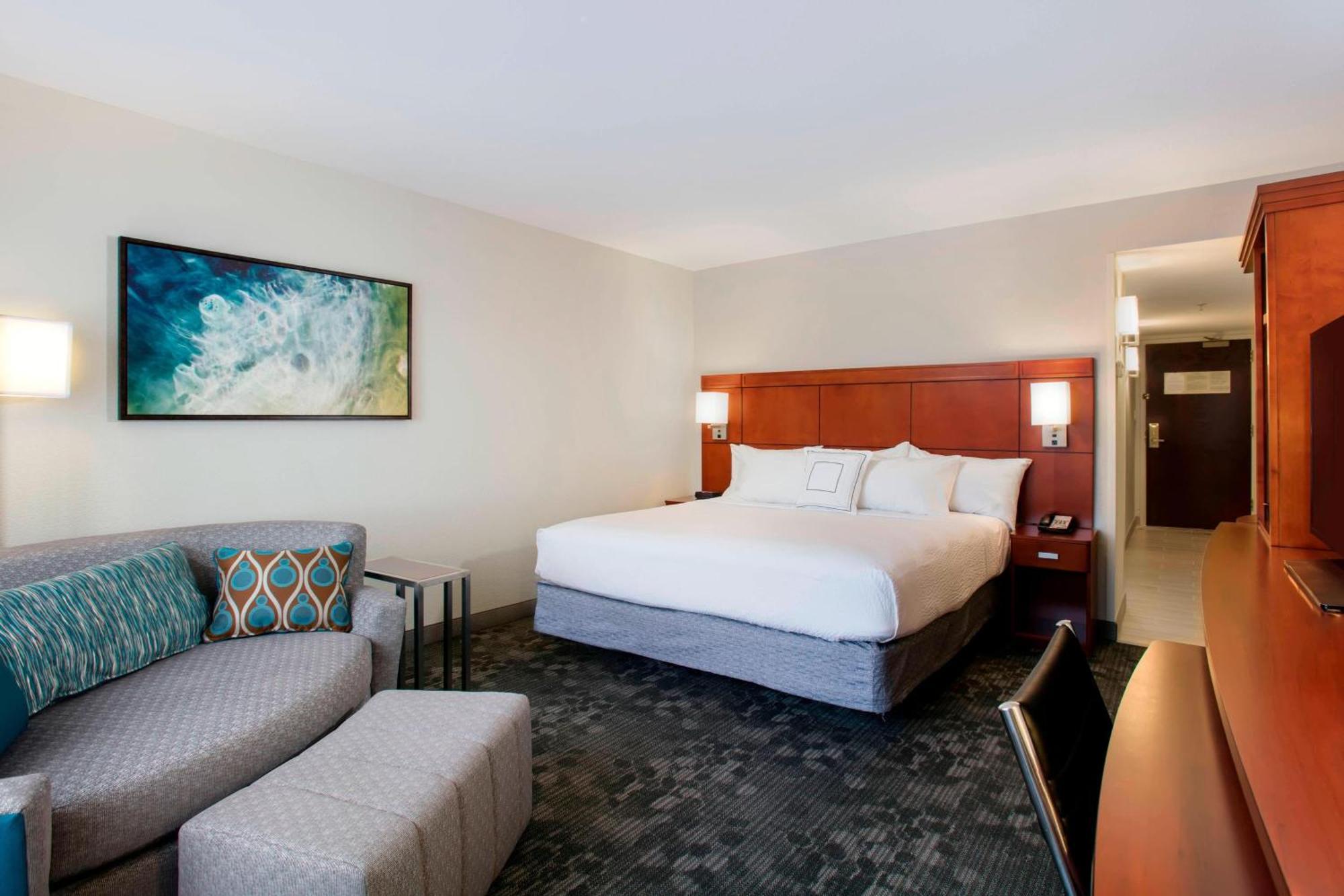 King Room with Roll-In Shower and Sofa Bed - Mobility Access