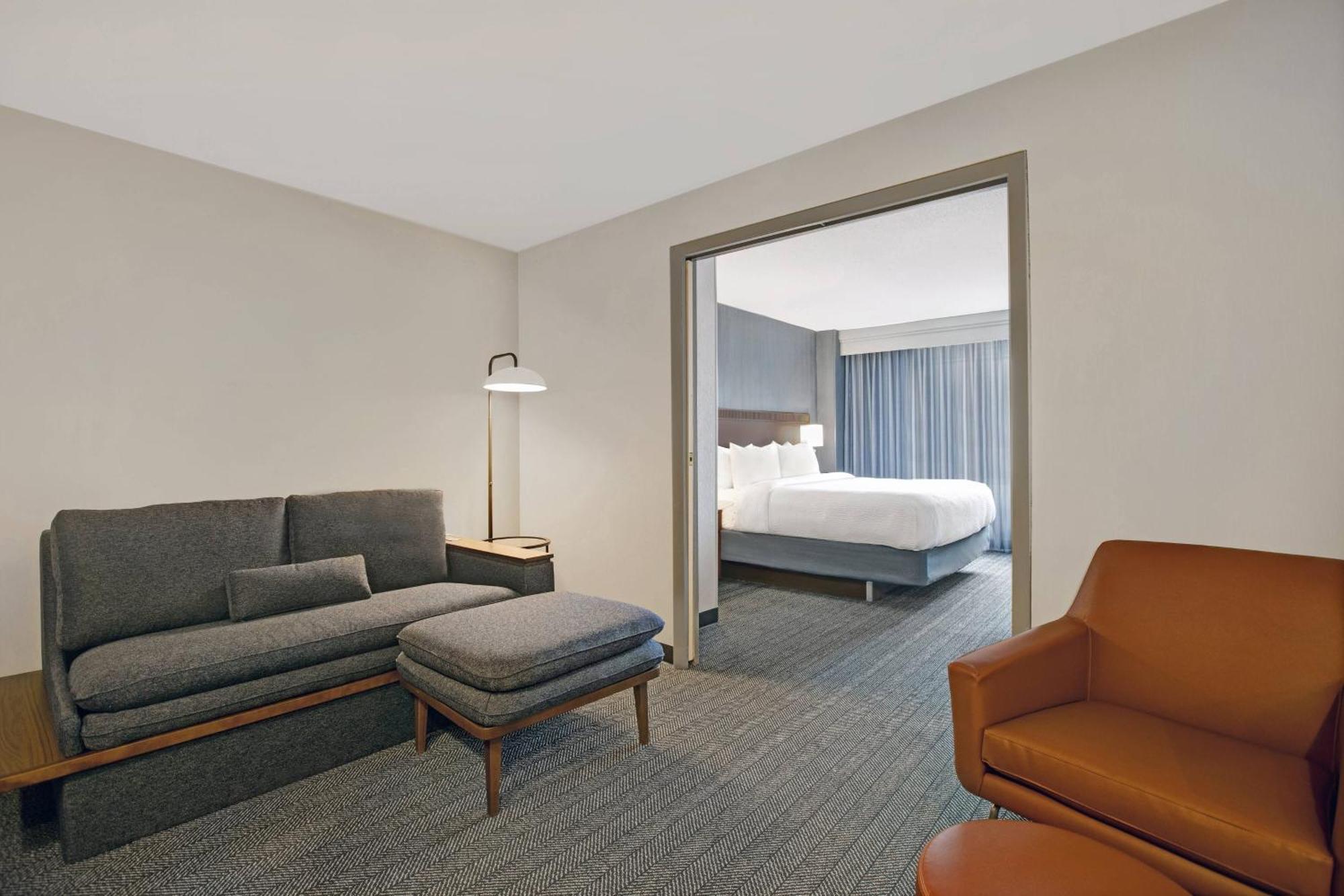 One-Bedroom Superior King Suite with Sofa Bed - Hearing Accessible