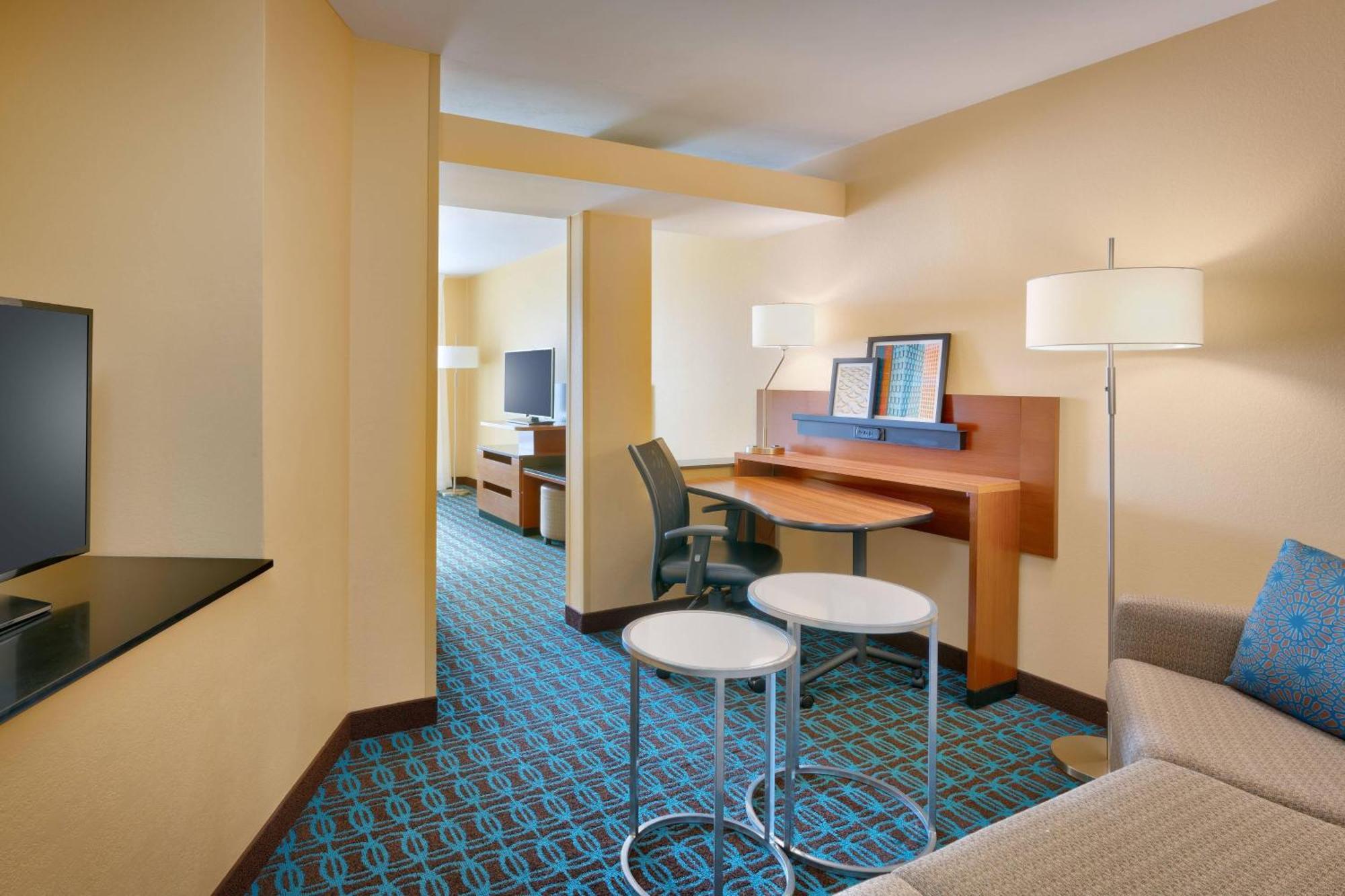 Suite, 2 Queen, Sofa bed