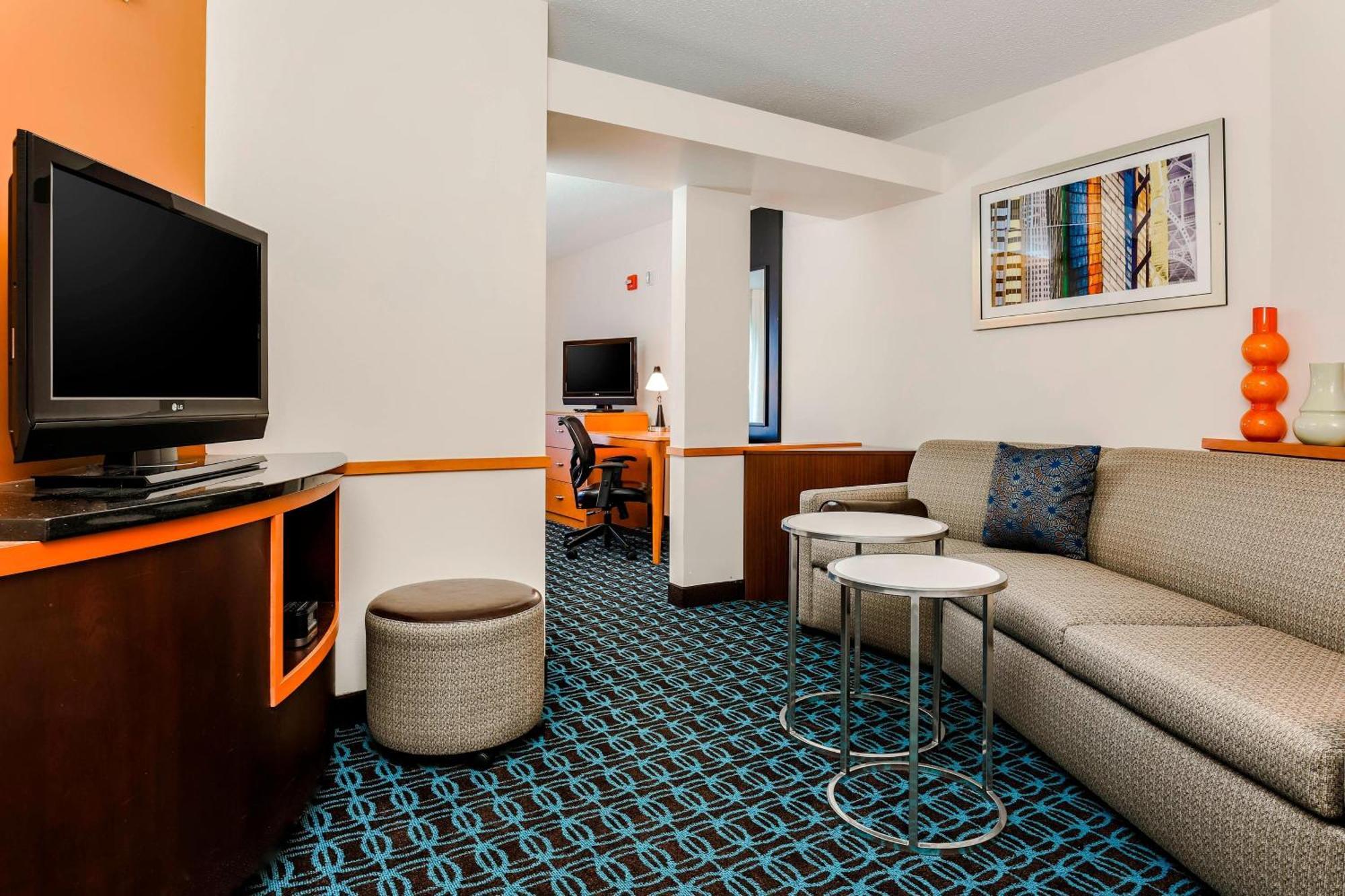 King Suite with Sofa Bed - Hearing Accessible