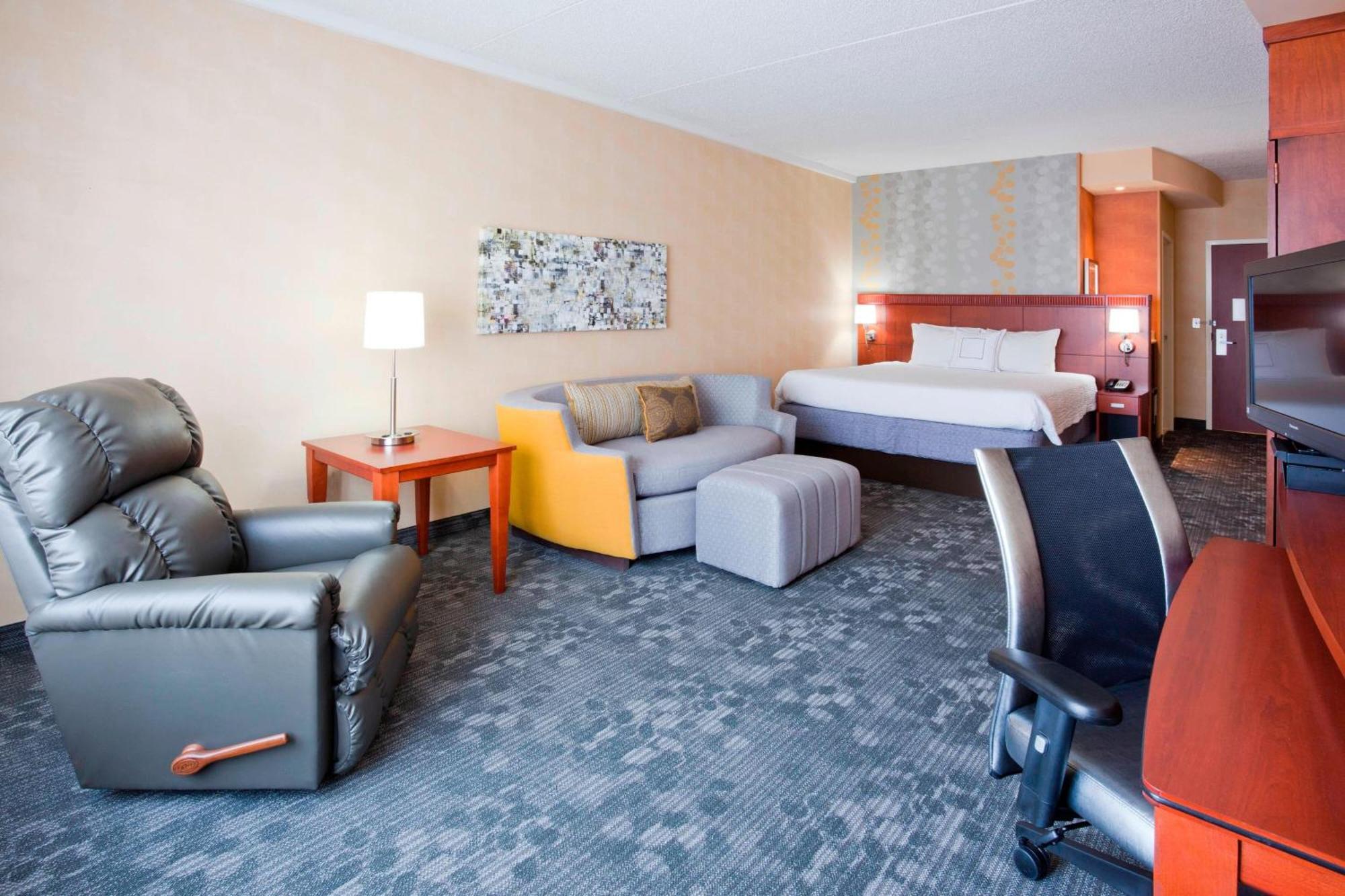 King Room with Sofa Bed - Hearing Accessible