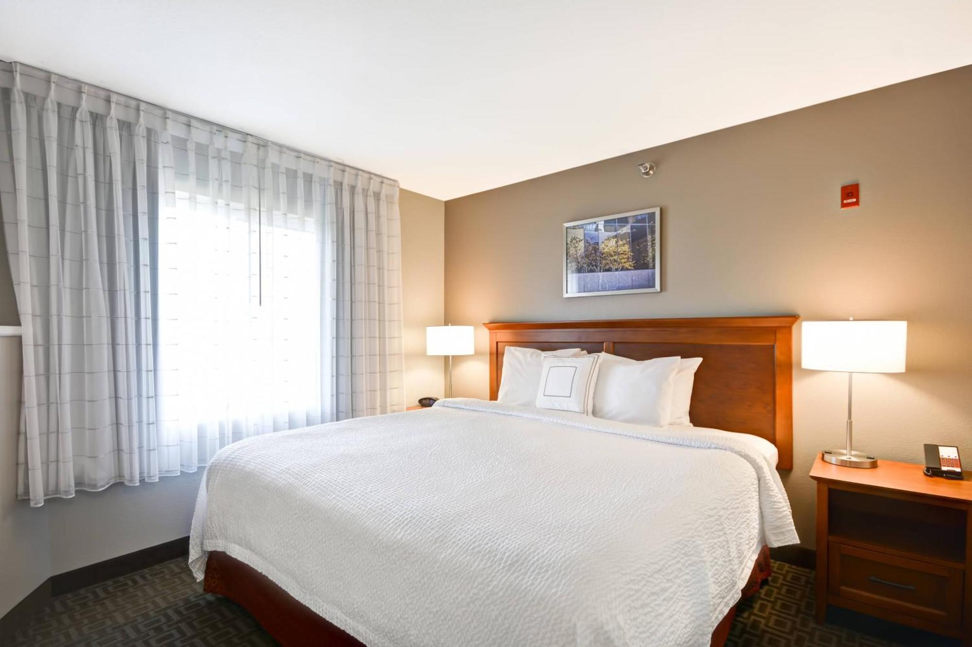 One-Bedroom King Suite,1633686418:JPEG
