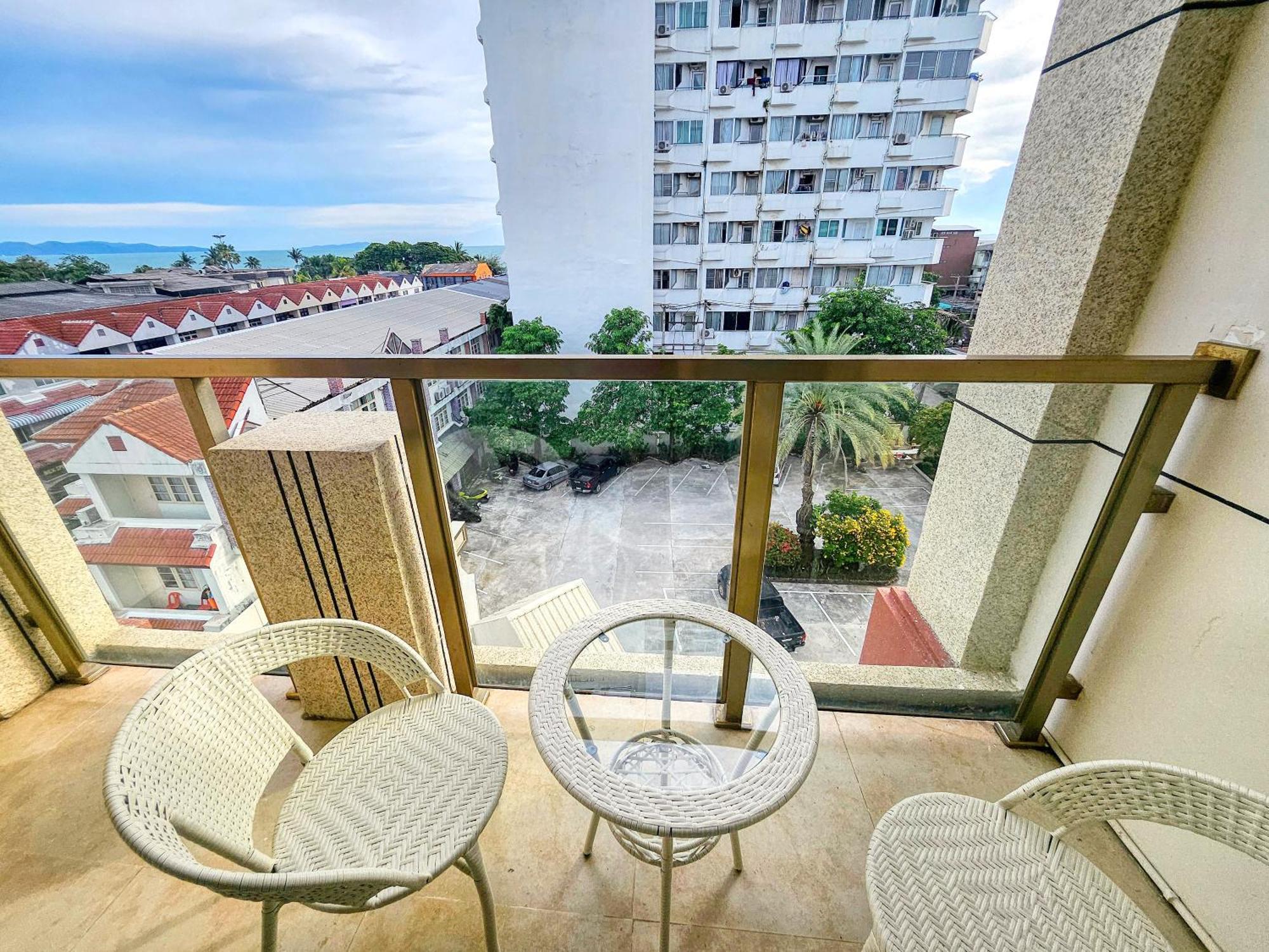 Family Room with Sea View