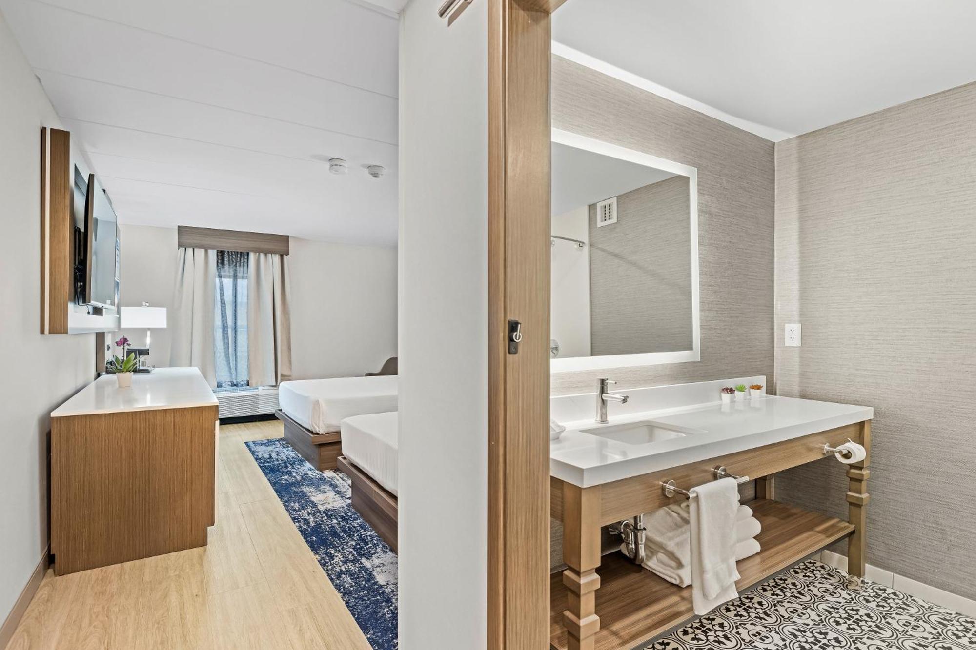 Non-Smoking Deluxe Room