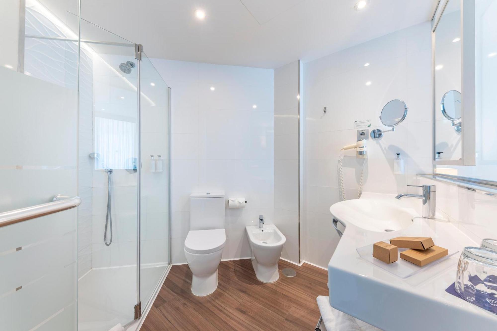 Superior Double Room with Sea View (2 Adults)