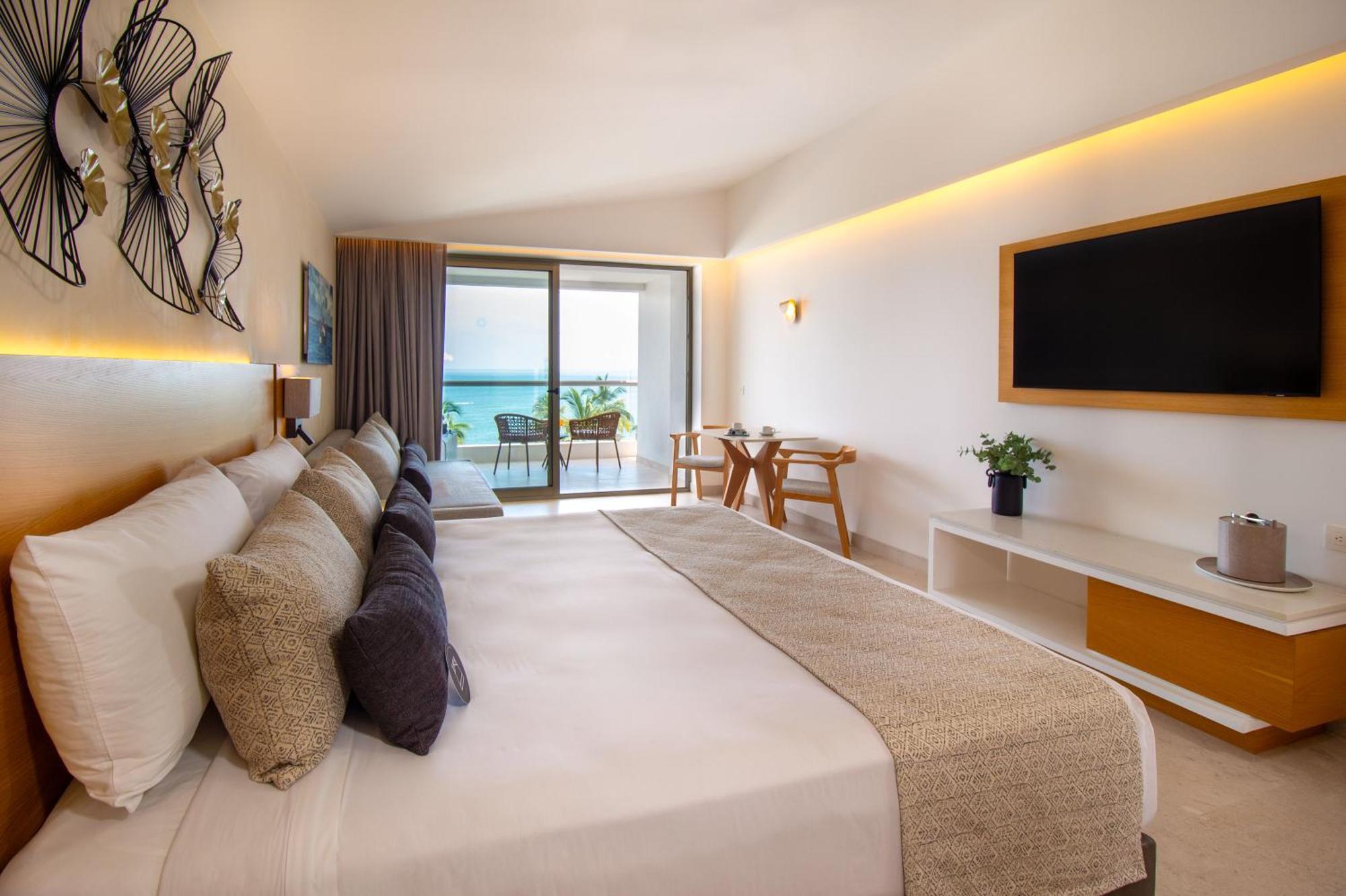 DELUXE PREMIUM OCEANFRONT