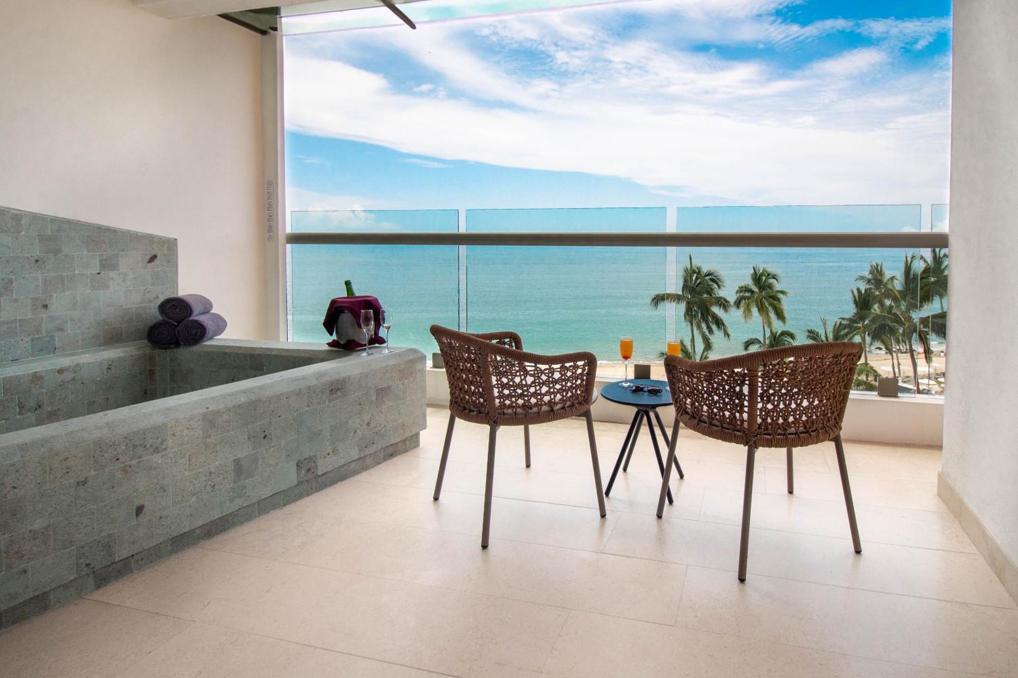 DELUXE PREMIUM OCEANFRONT