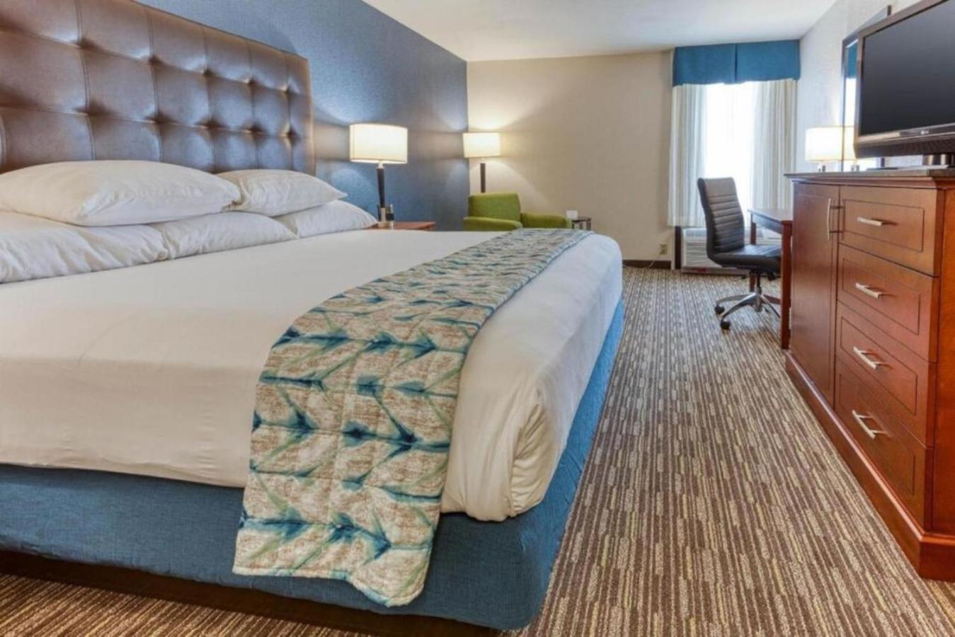 One-Bedroom King Suite - Non-Smoking