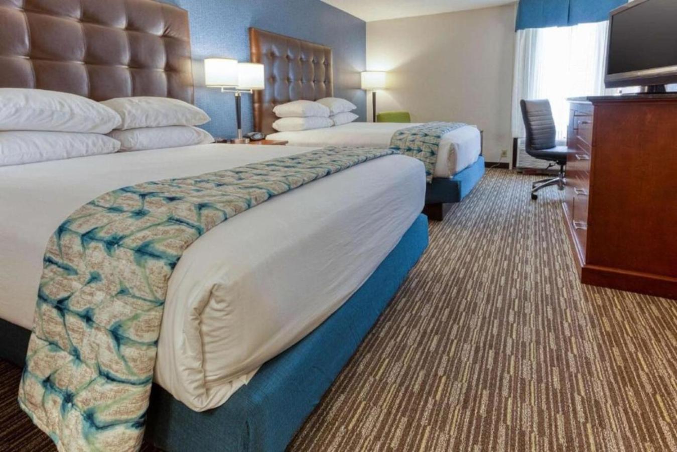 Deluxe Queen Room with Two Queen Beds - Non-Smoking