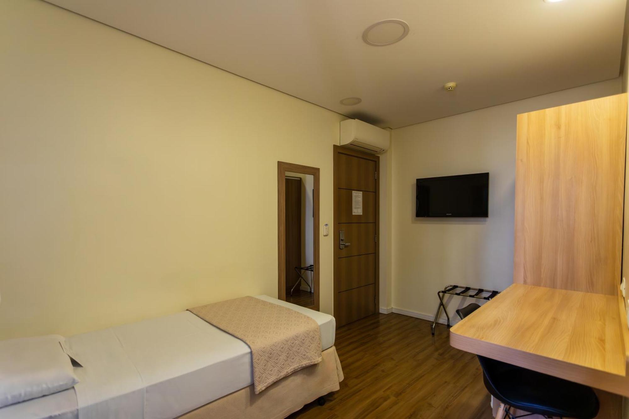 Quarto Individual Standard com Cama de Solteiro