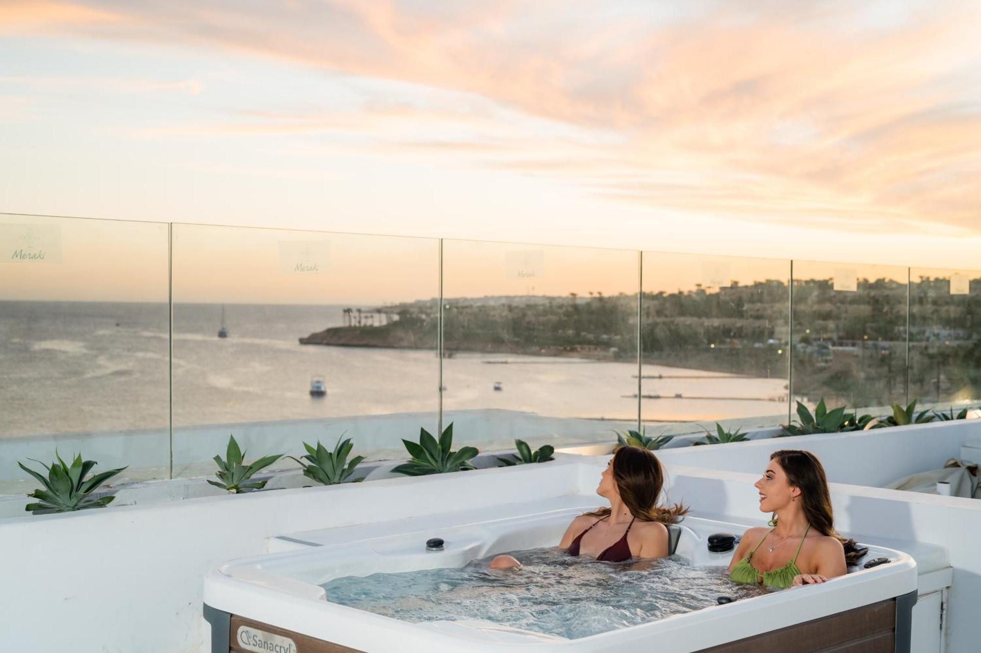 The Party Never Ends Jacuzzi Suite