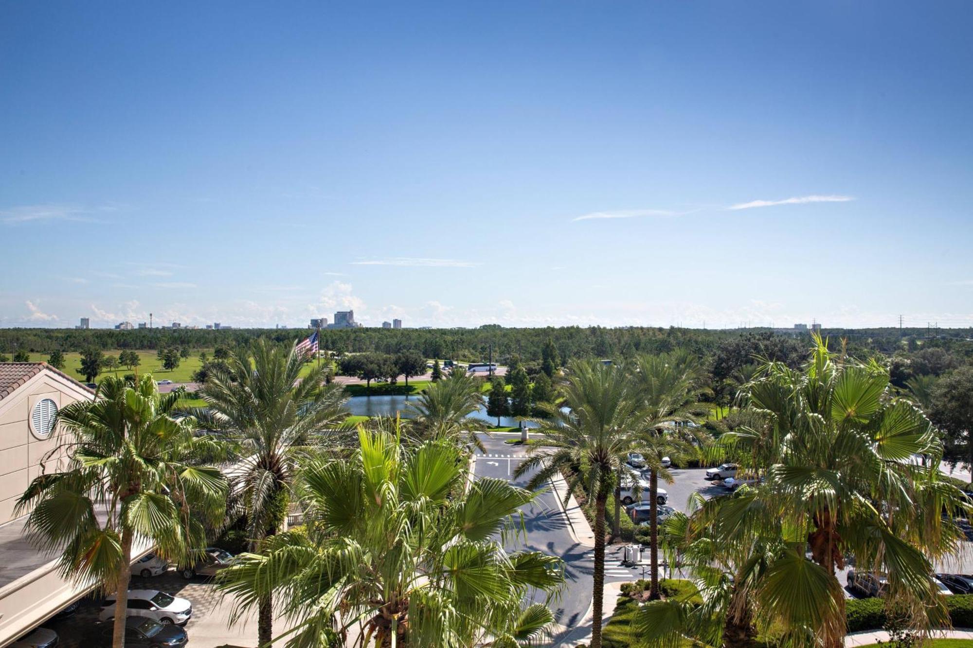 Zimmer mit 2 Queensize-Betten und Blick auf Florida