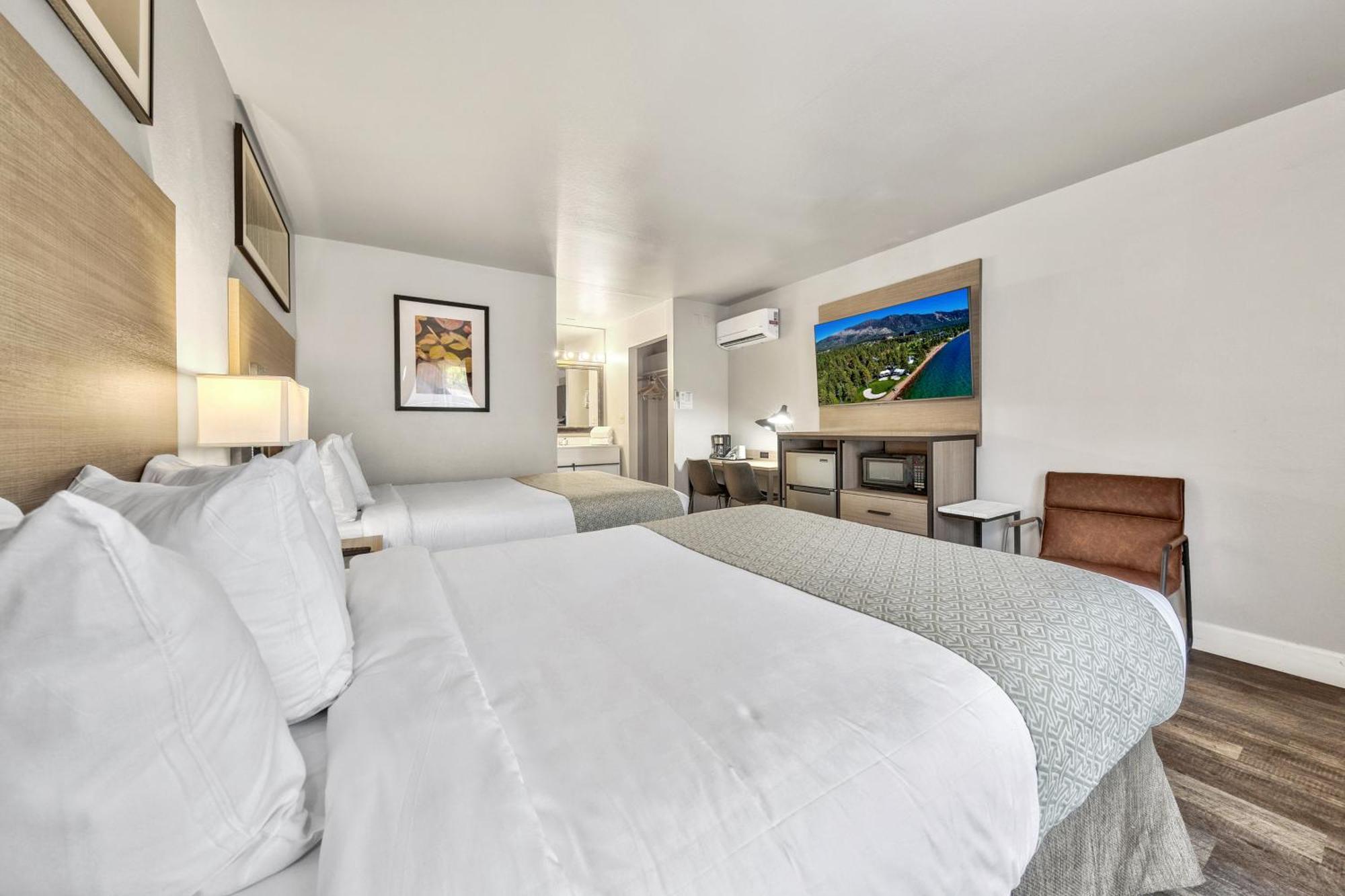 Standard Room with Two Double Beds