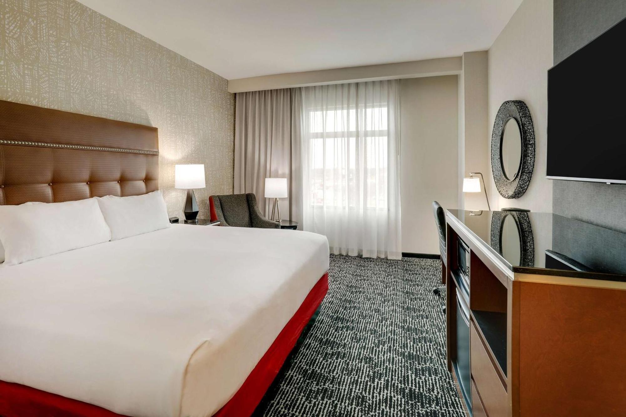Deluxe King Room