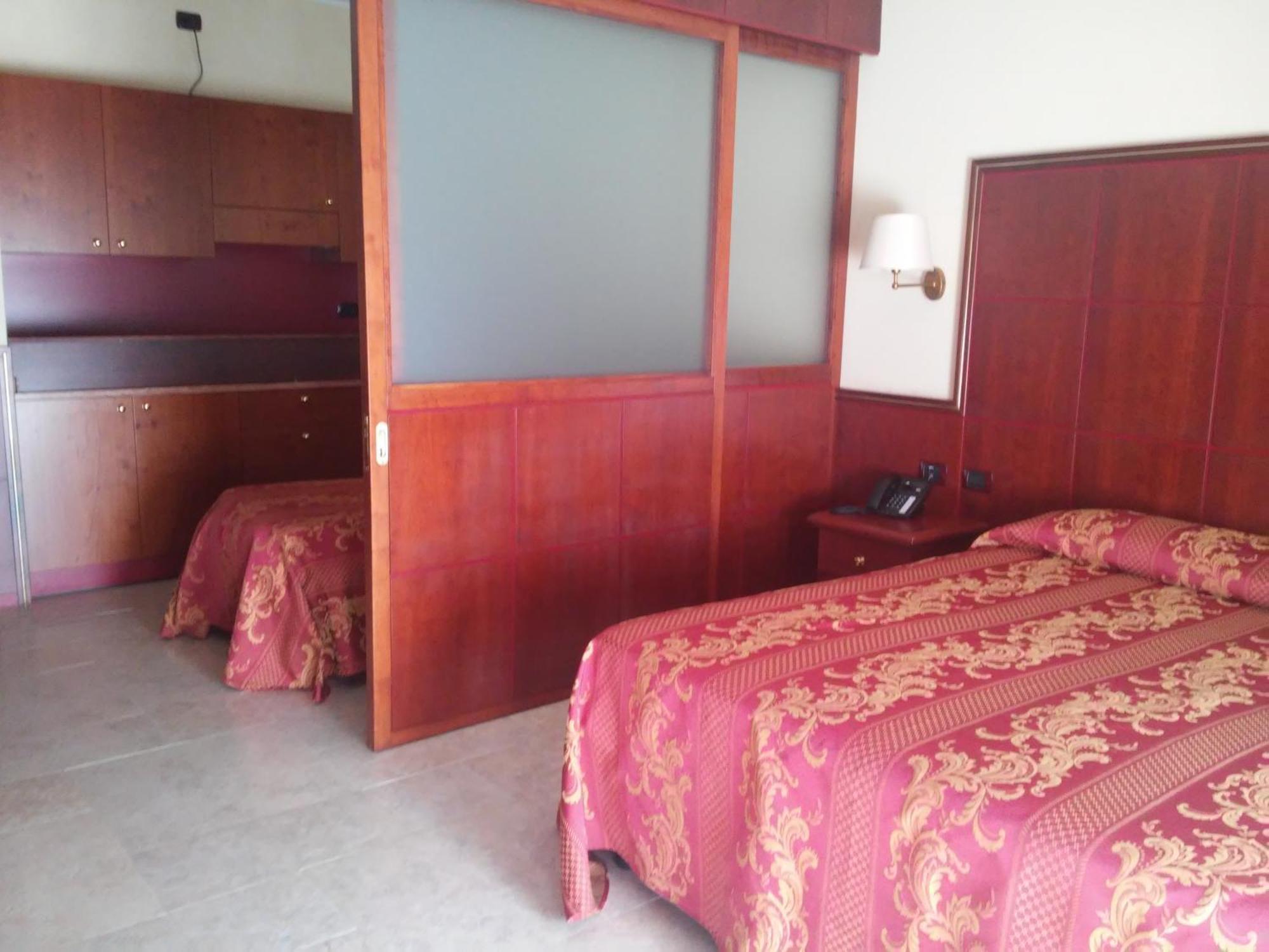 Standard Suite,1639455597:JPEG