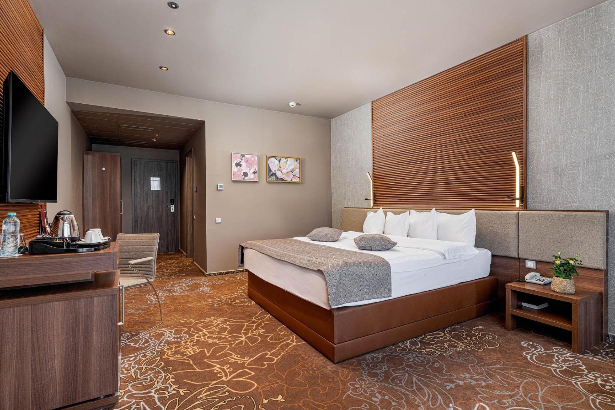 Superior King Room