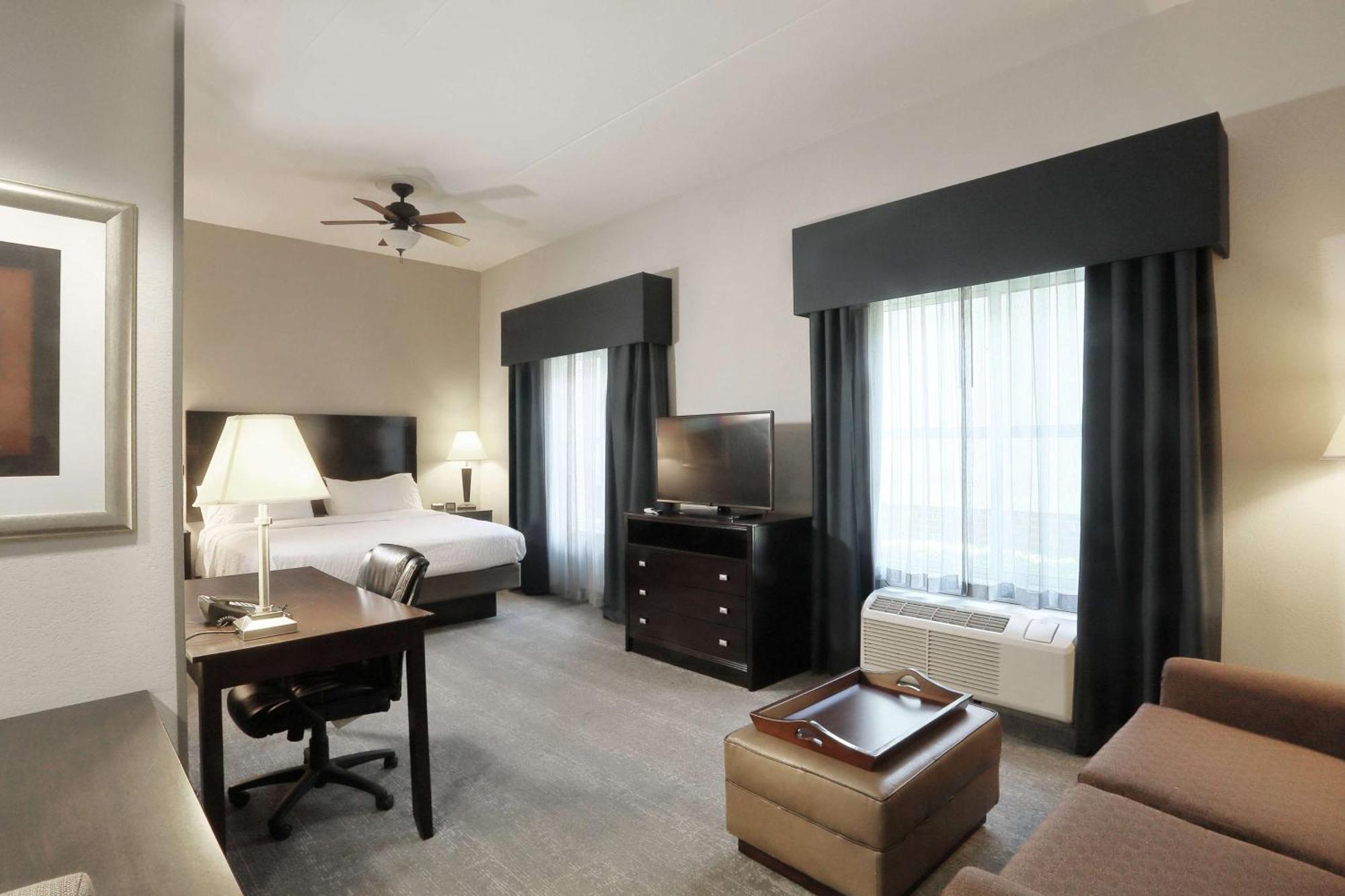 King Studio Suite - Non-Smoking