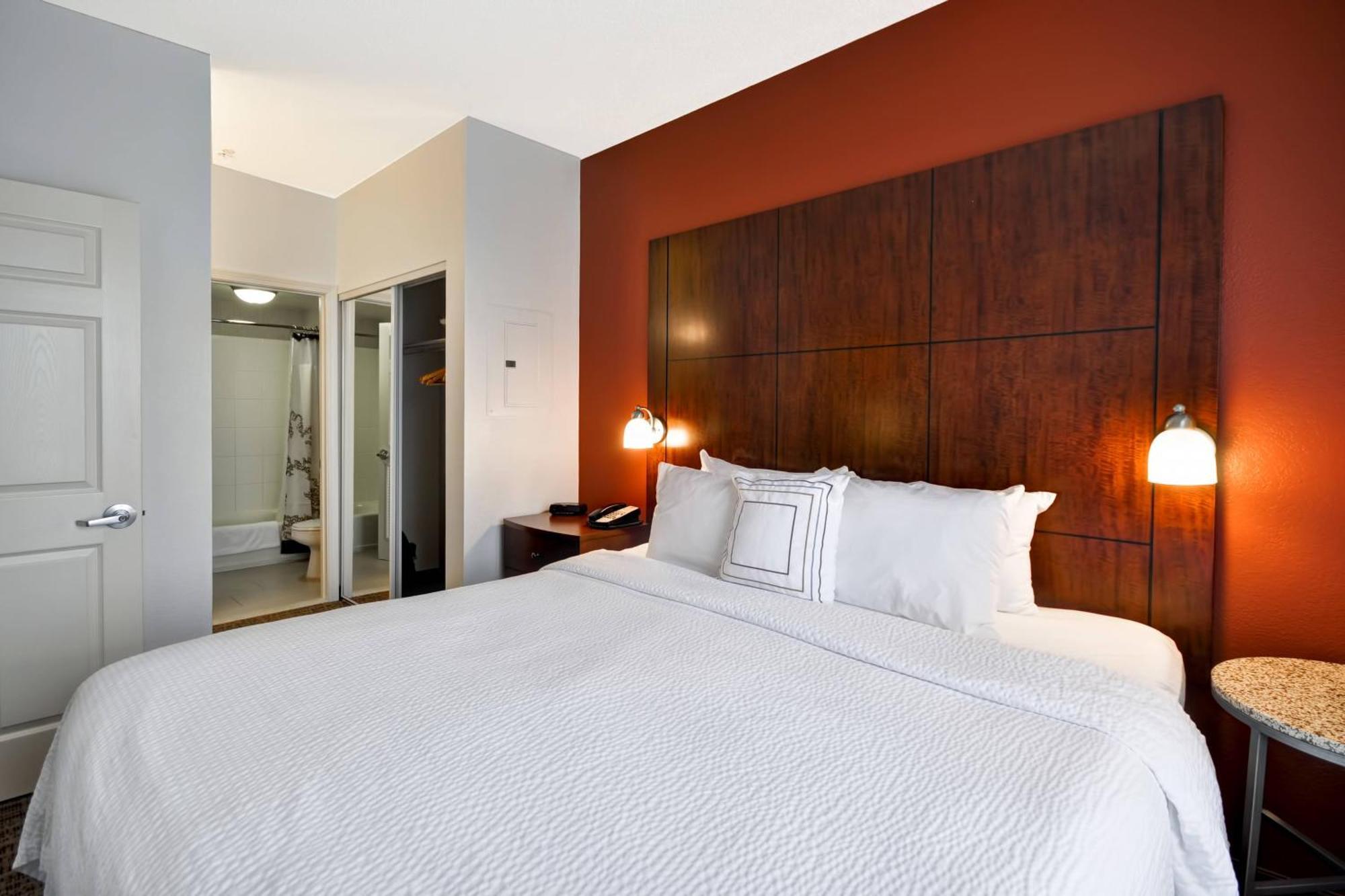 One-Bedroom King Suite