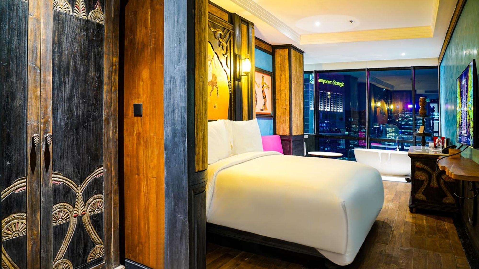 Orient Room King Bed