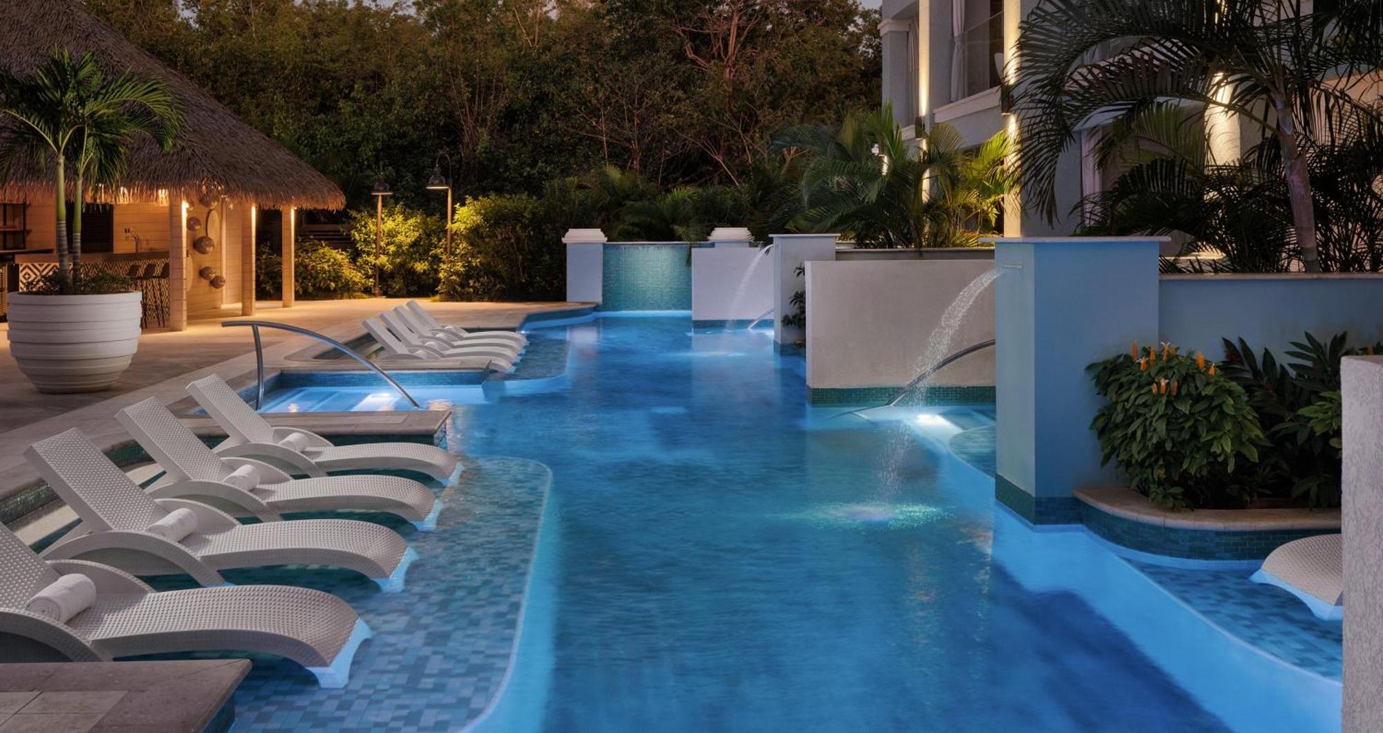 Crystal Lagoon Hideaway Swim-up Club Jr. Suite w Patio