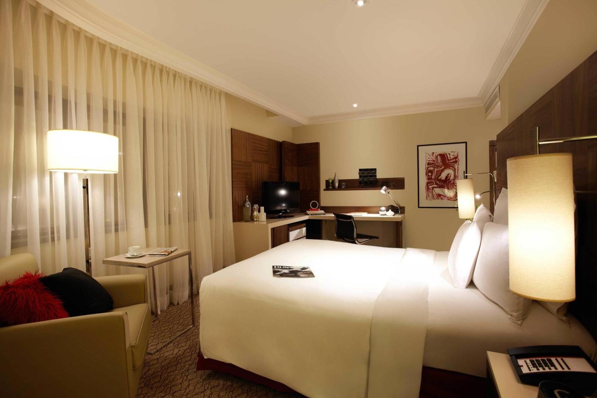 Guest room, 1 Queen, City view