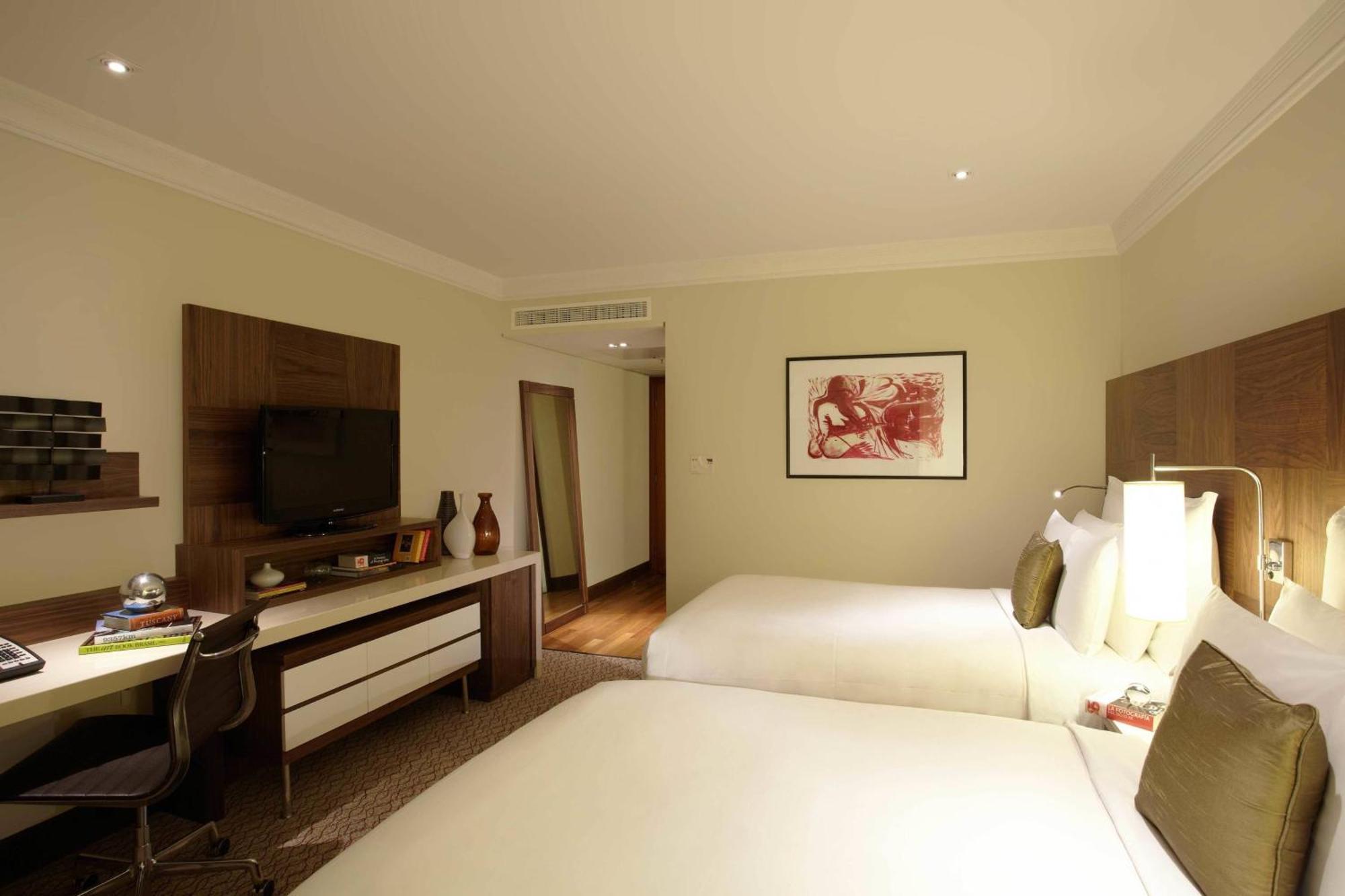 Guest room, 2 Double, City view