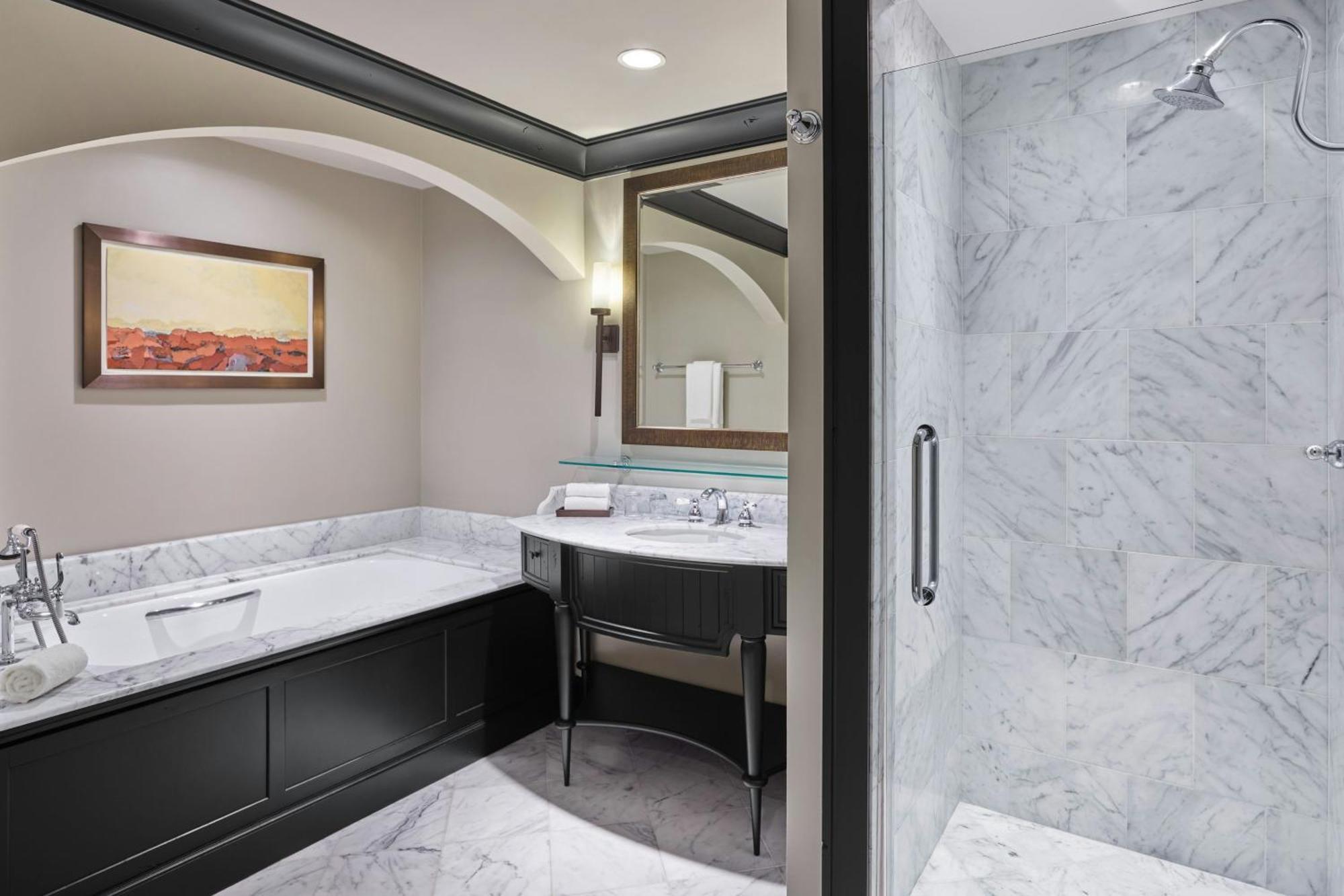 1 Bedroom Residential Suite, 1 King, Sofa bed