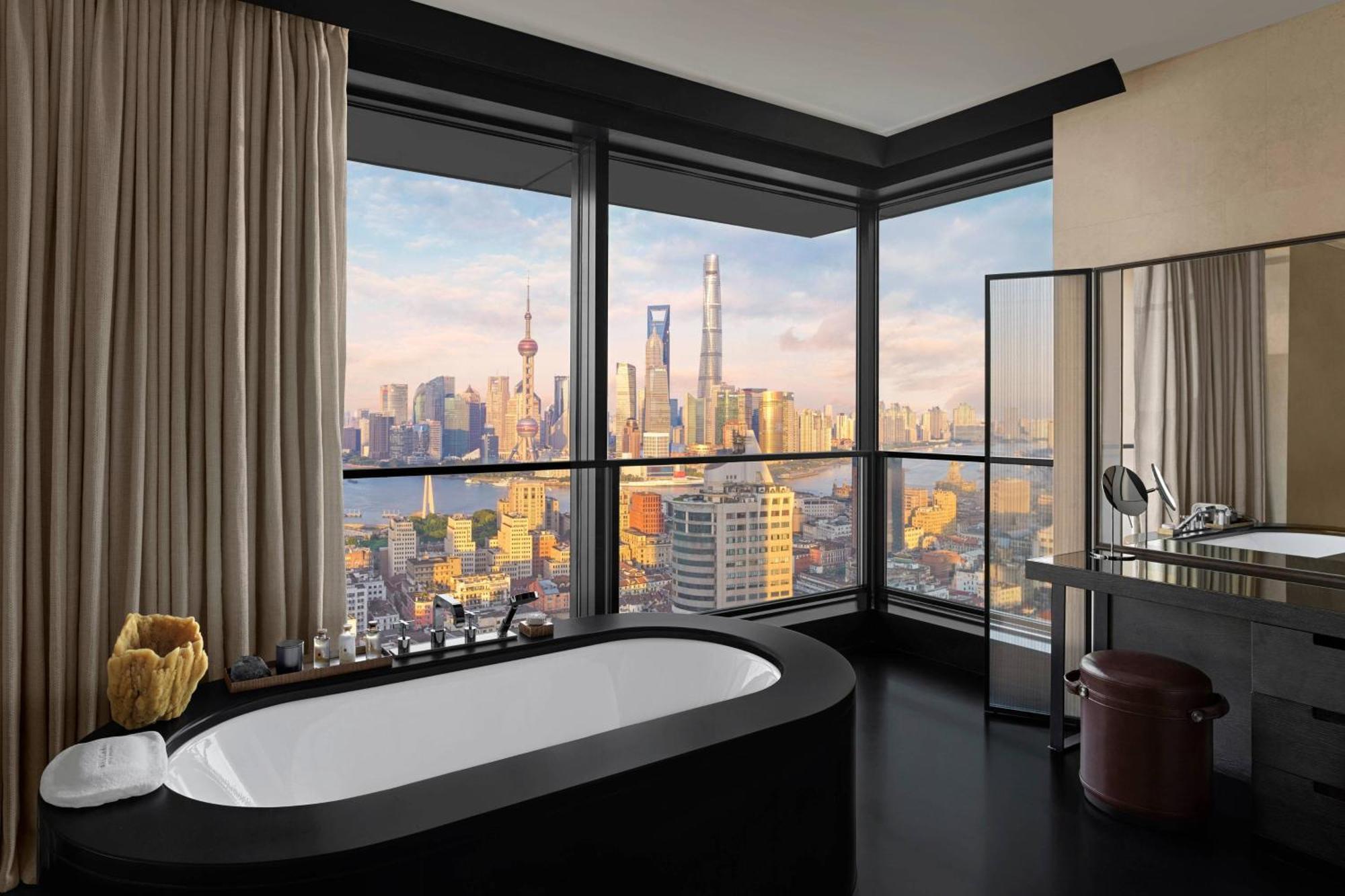 Deluxe Bund View Suite