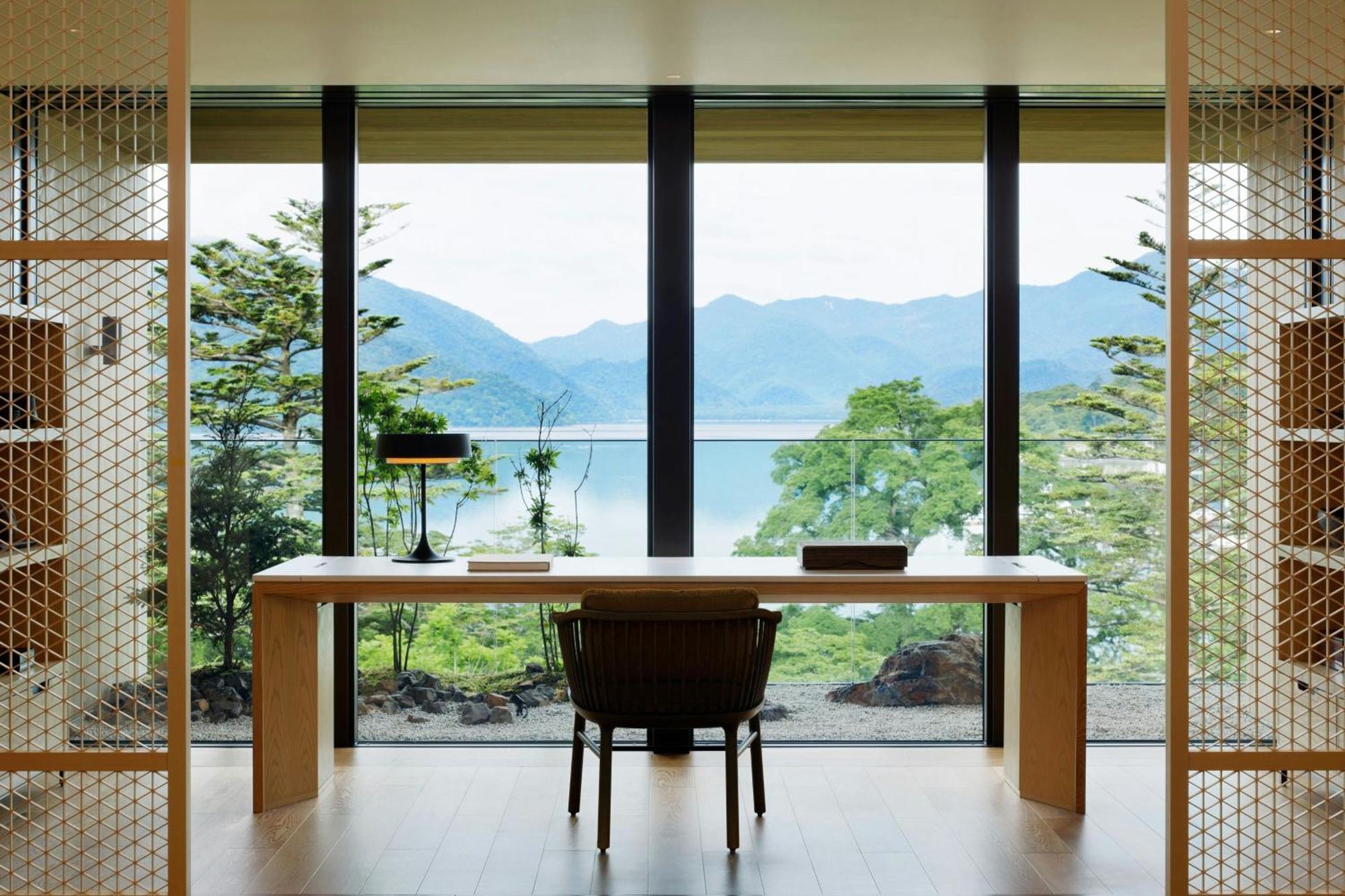 Ritz-Carlton King Suite with Lake View and Balcony