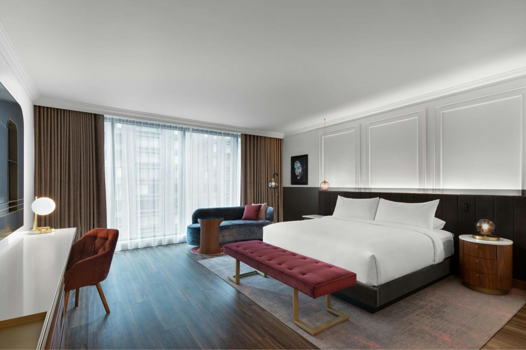 Standard King Room with City View