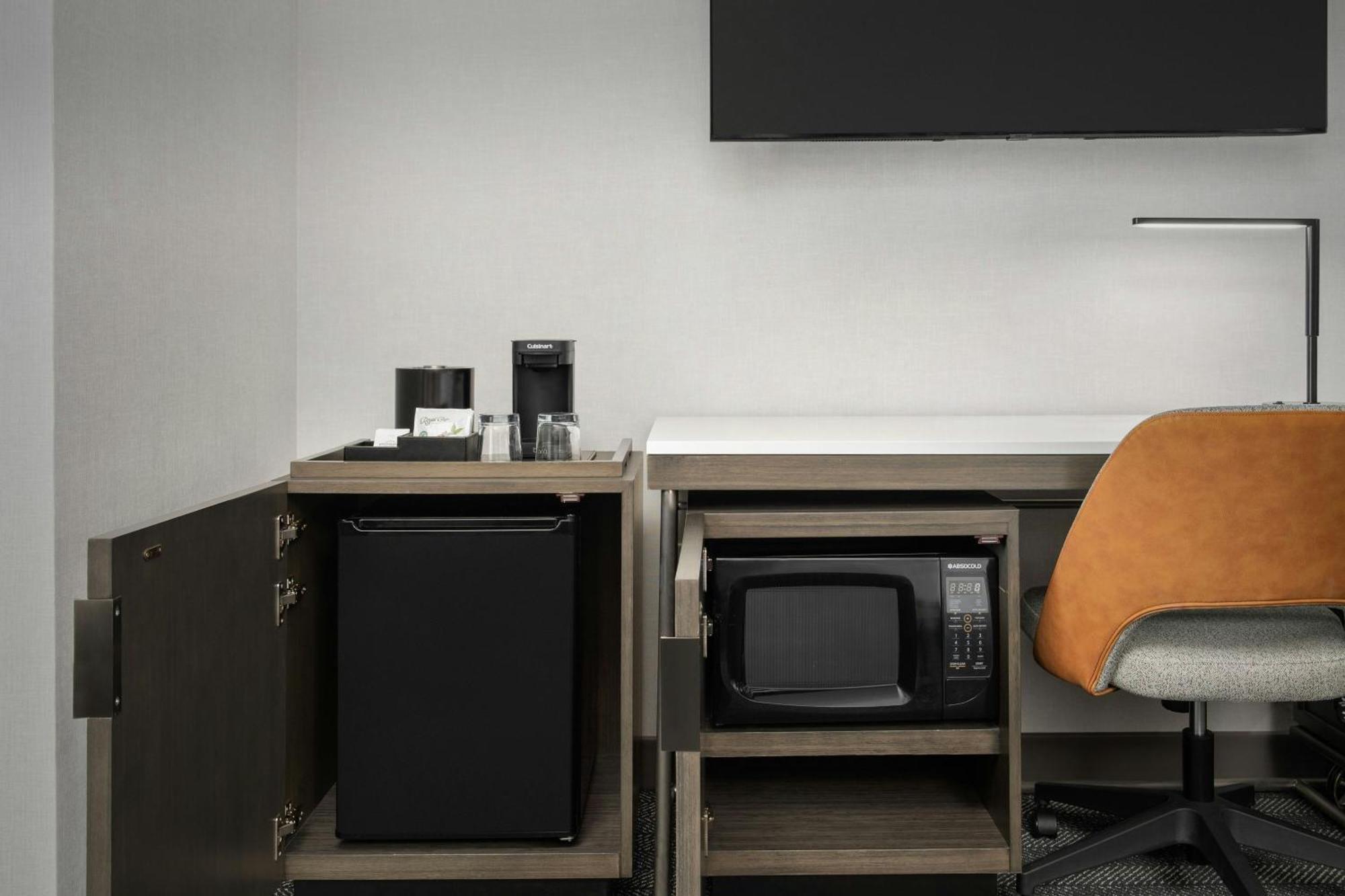 Standard Queen Room - Hearing Accessible