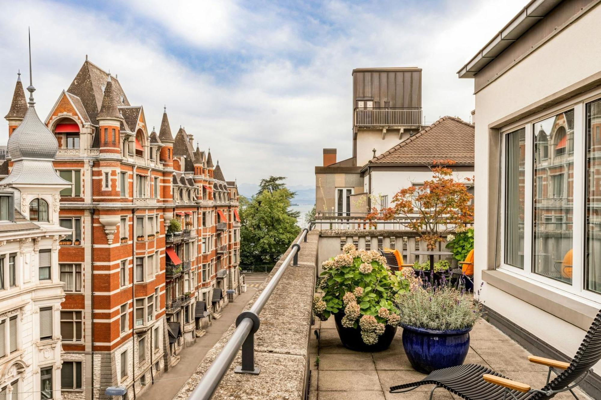 Junior Suite mit Kingsize-Bett und Balkon