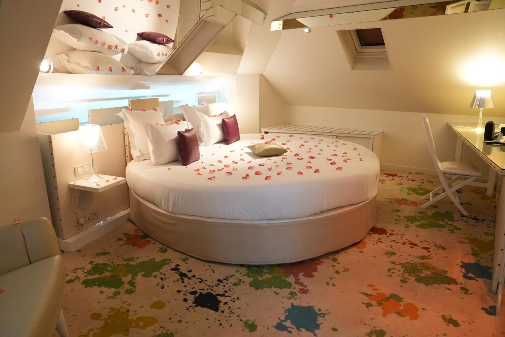 Atelier d'Artiste Room - With Jacuzzi