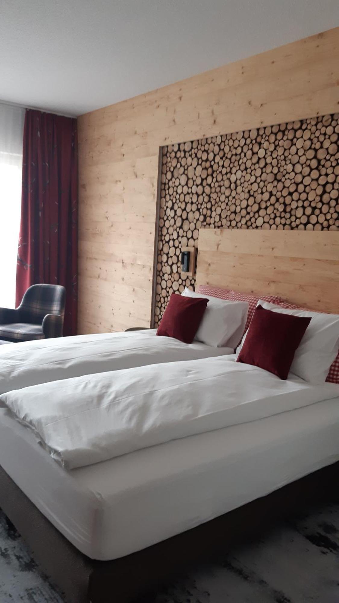 Deluxe Doppel-/Zweibettzimmer mit Bergblick