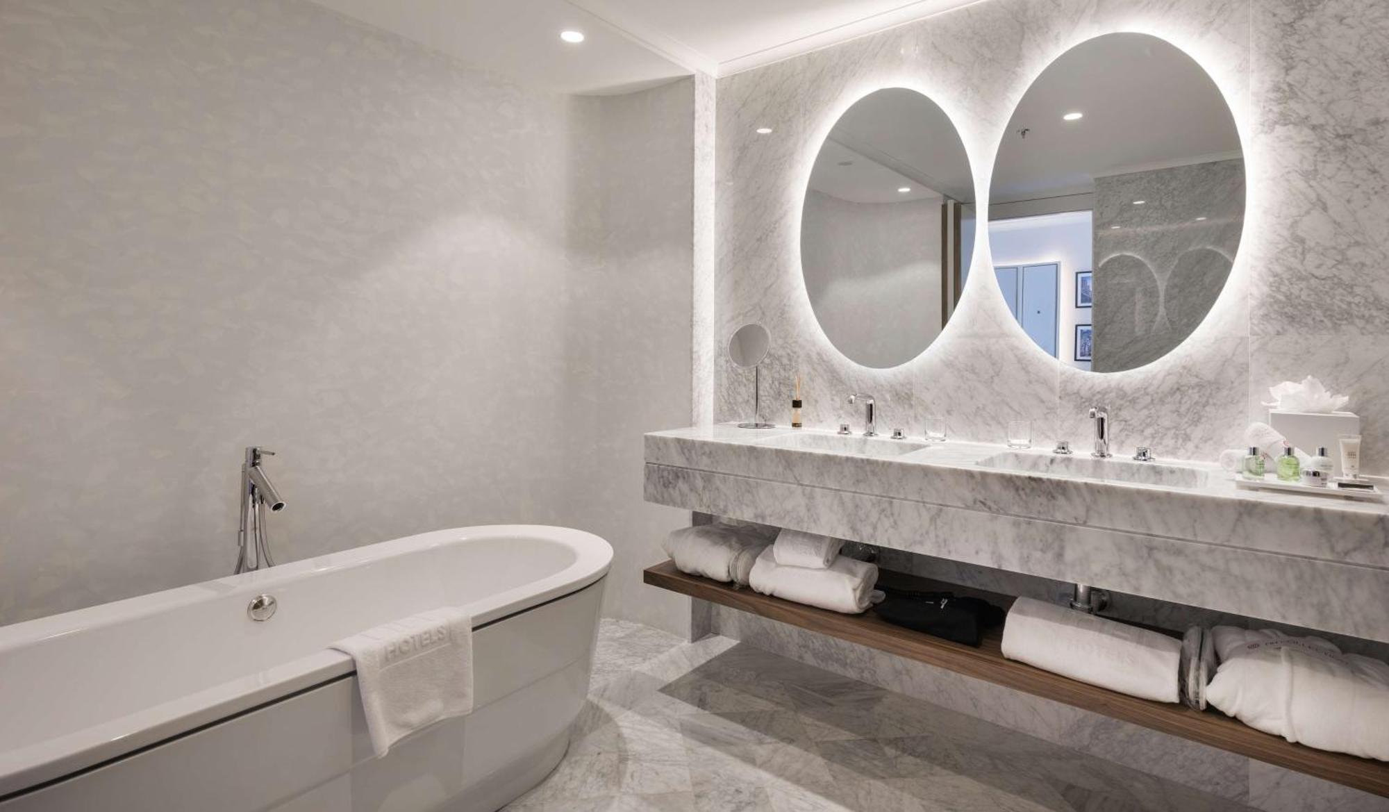 Junior Suite with View and Terrace - VIP Level Lounge Access,1646330136:JPEG