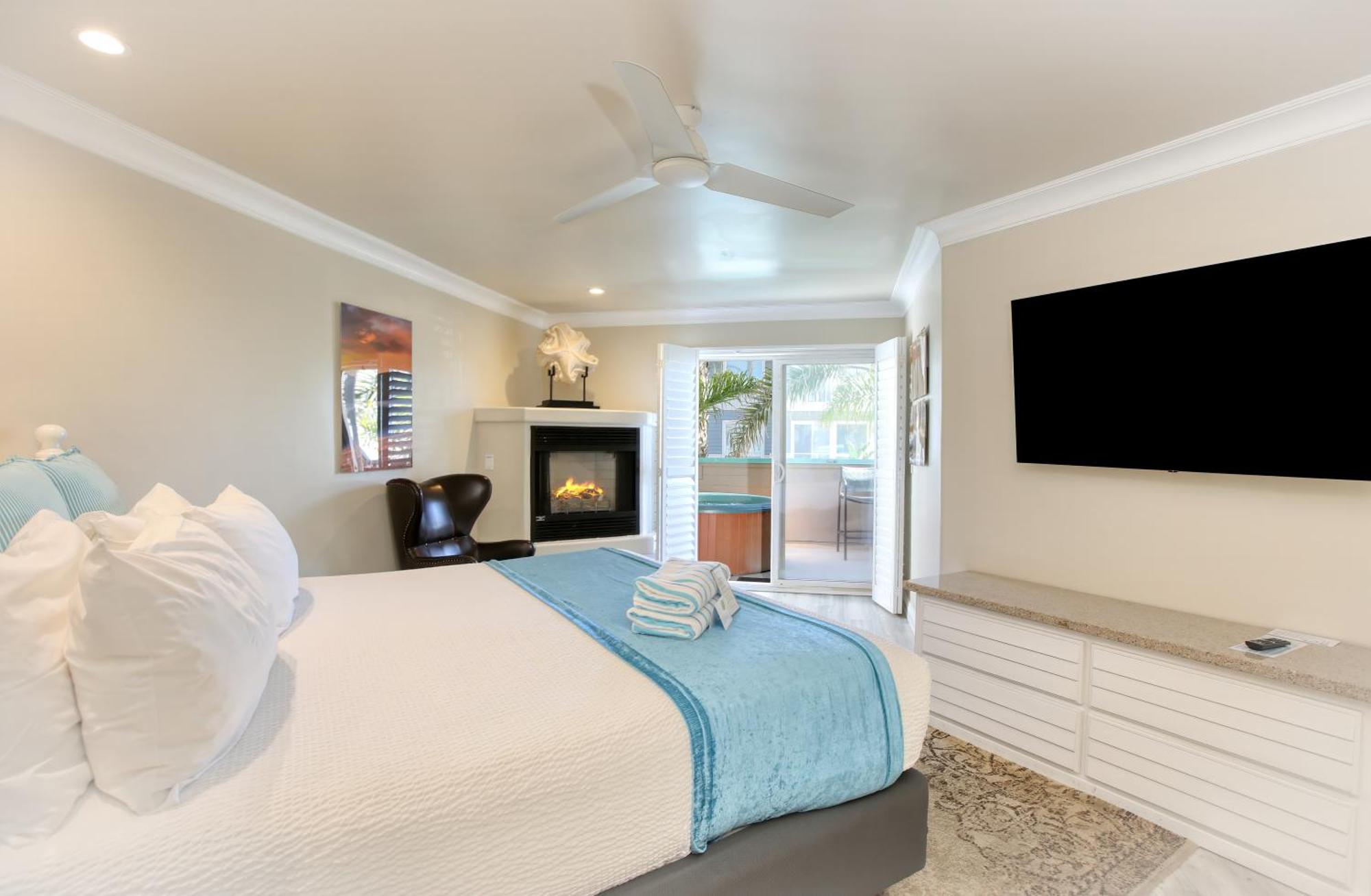 Deluxe King Room - City View