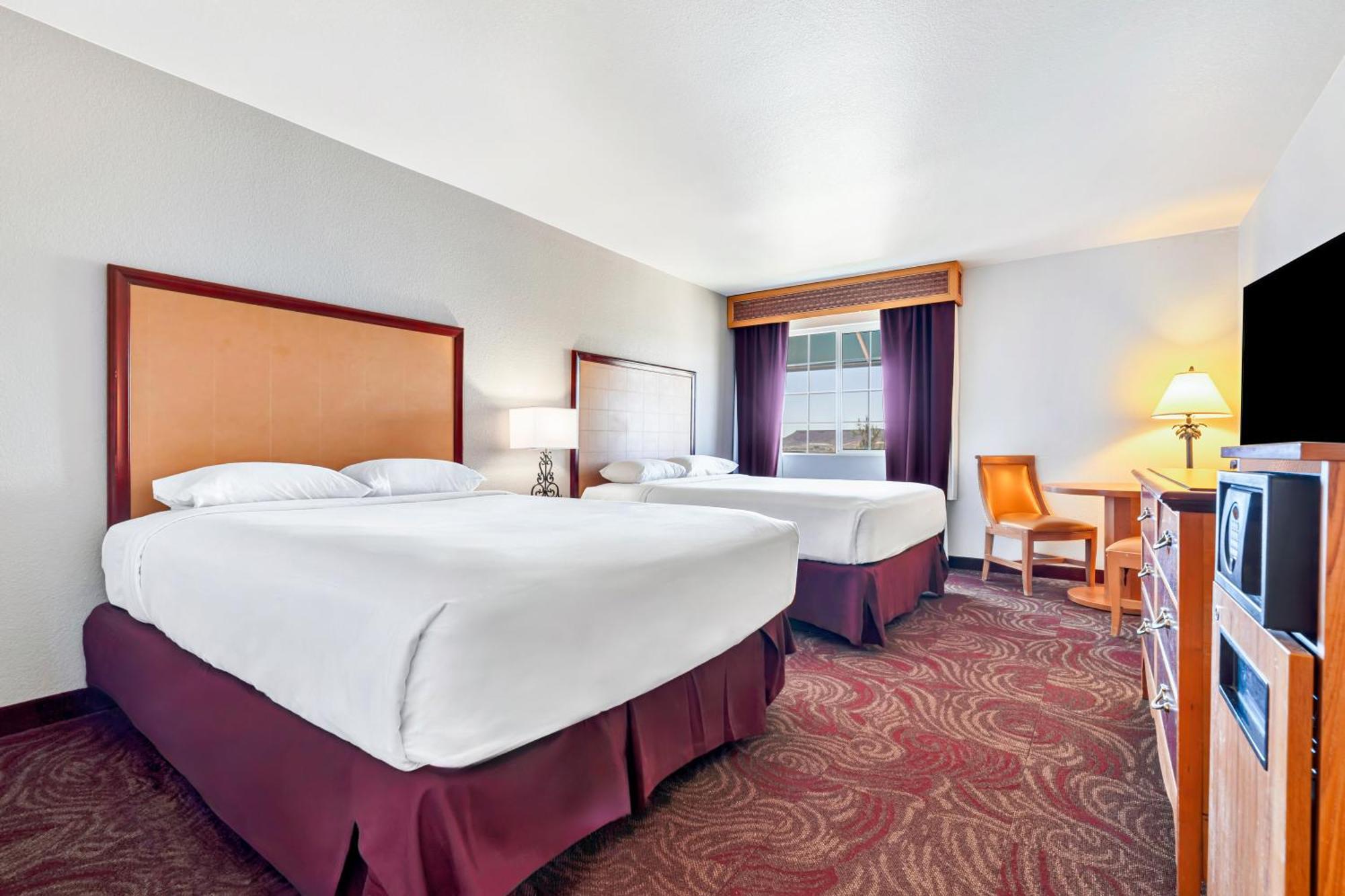 2 Queen Beds