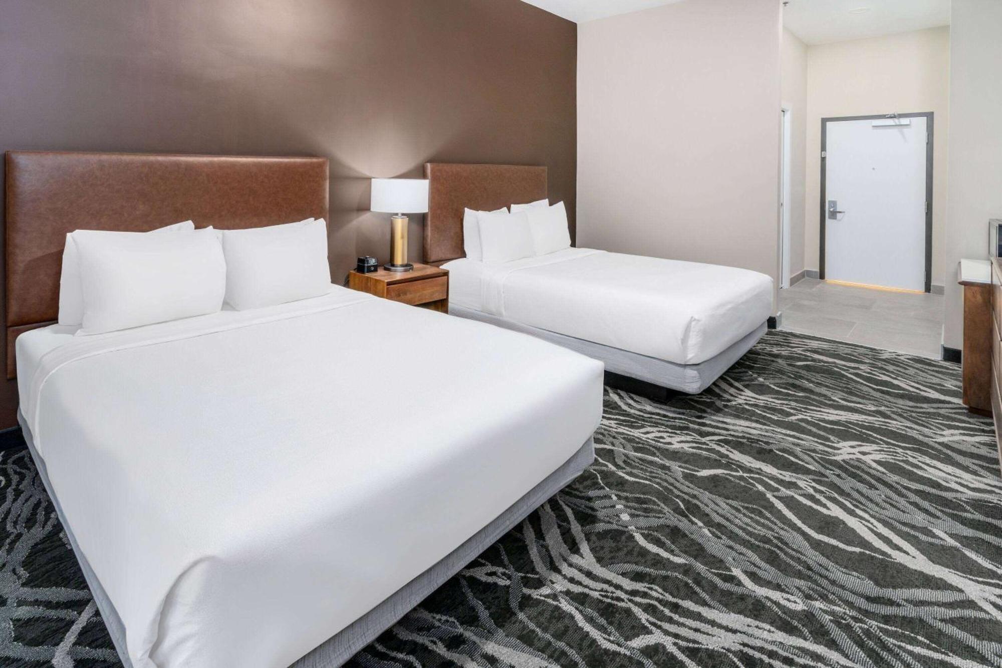 Queen Room with Two Queen Beds - Non-Smoking