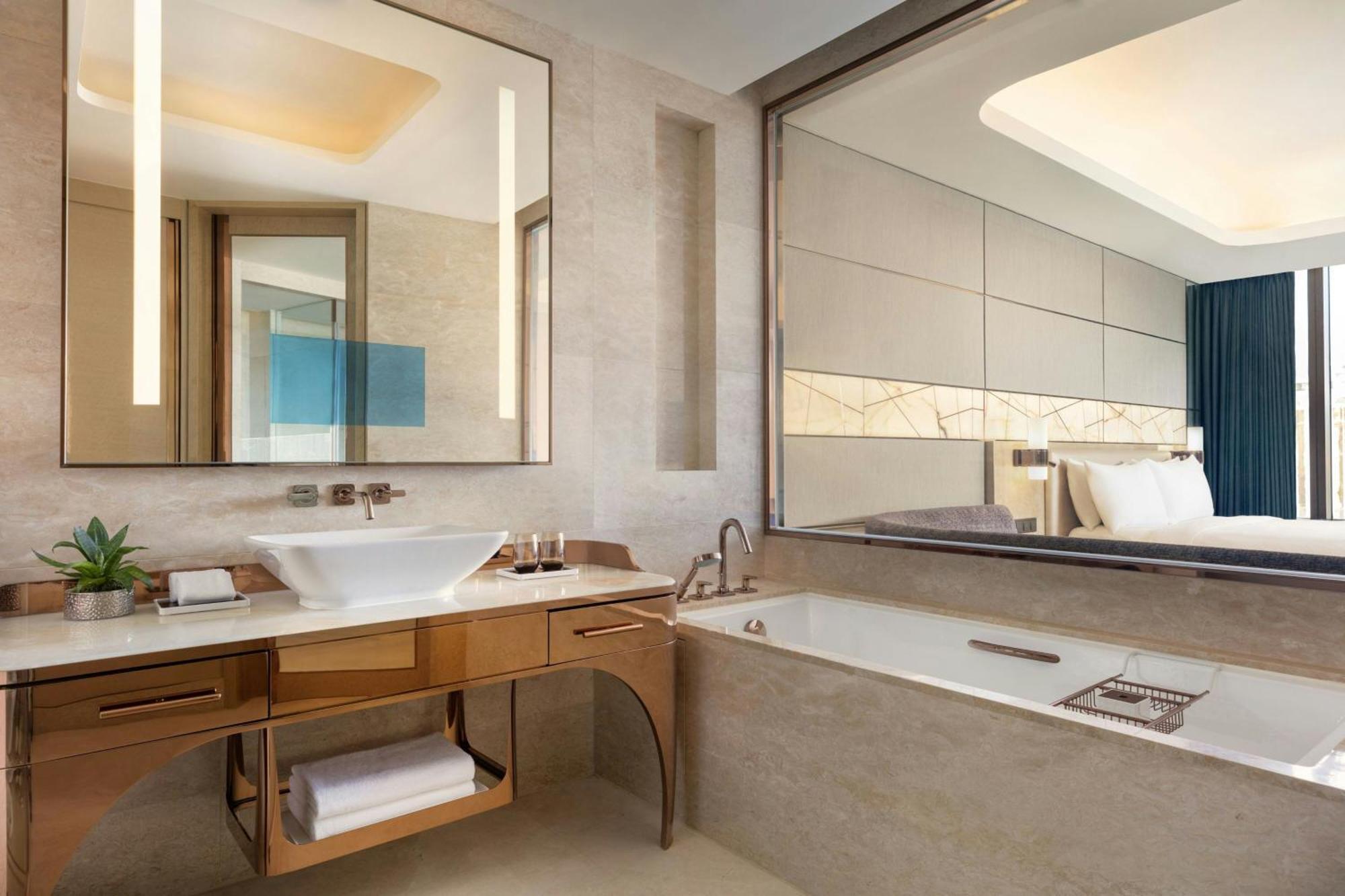 Executive King with Executive Lounge Access