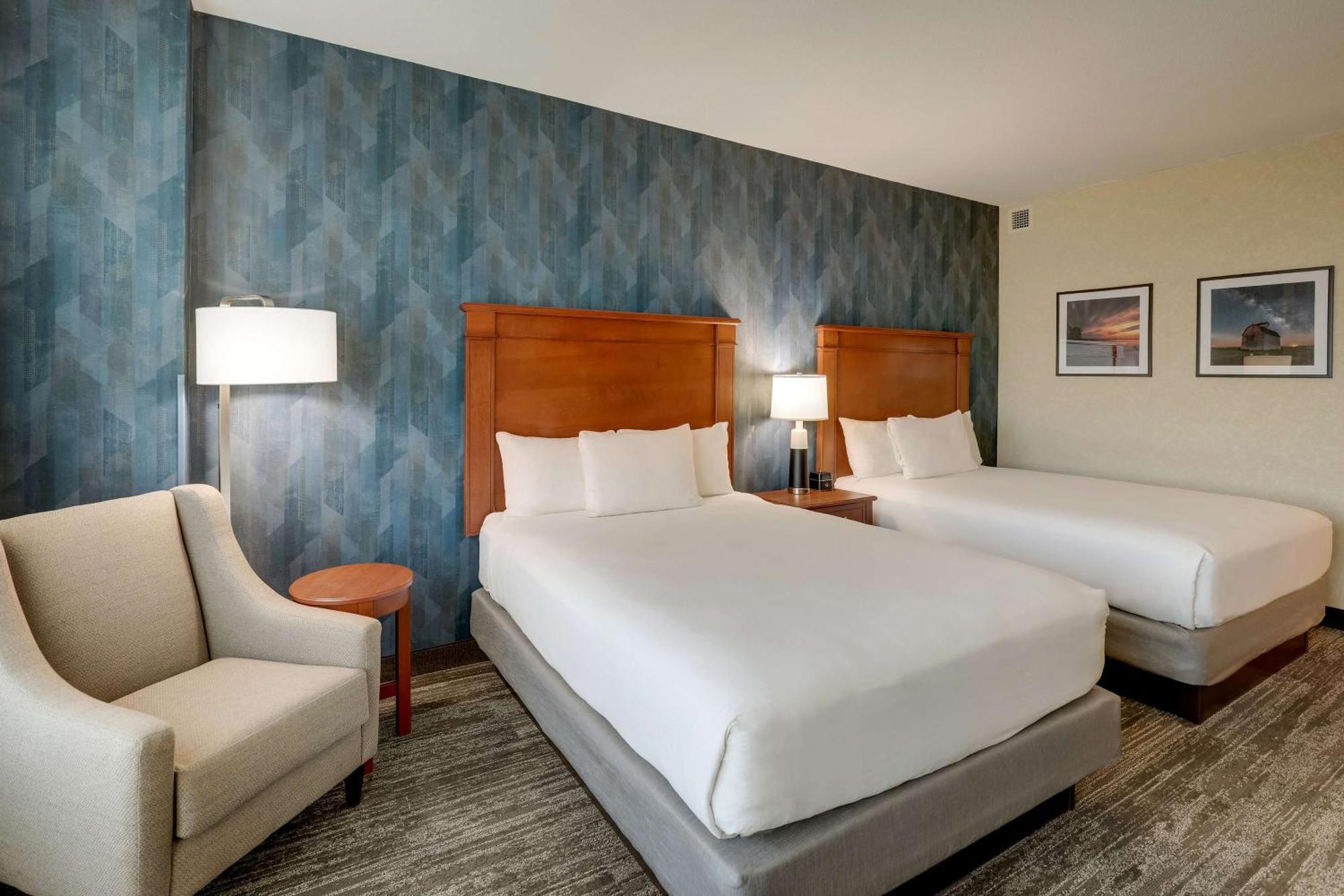 Deluxe Queen Room with Two Queen Beds