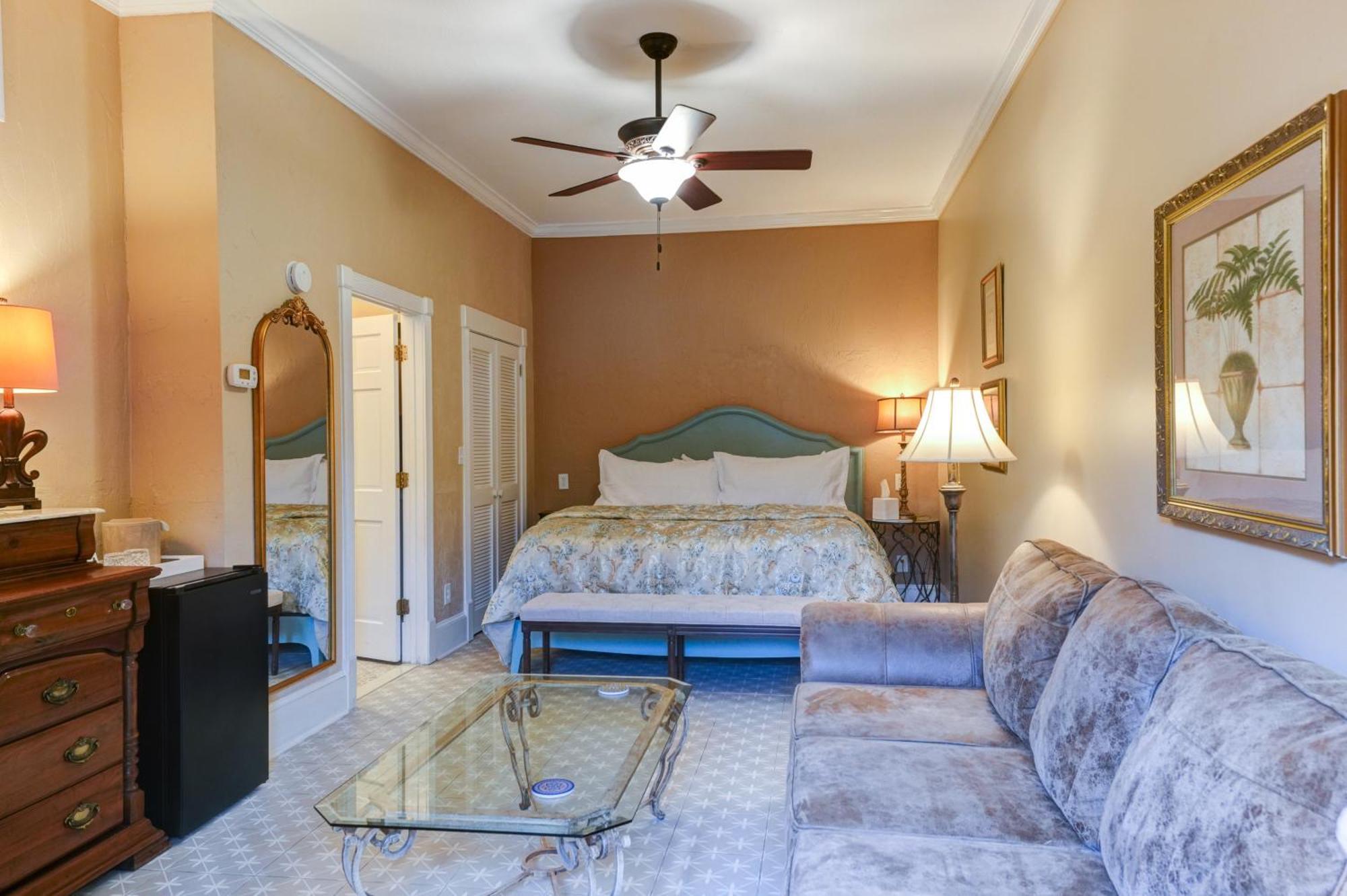 Standard King Room - Casa De Solana